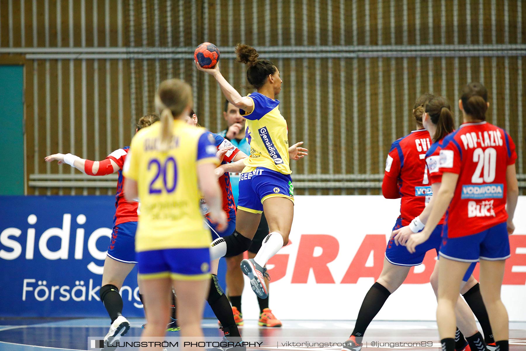 EM-Kval Sverige-Serbien 31-30,dam,Arena Skövde,Skövde,Sverige,Handboll,,2018,199704