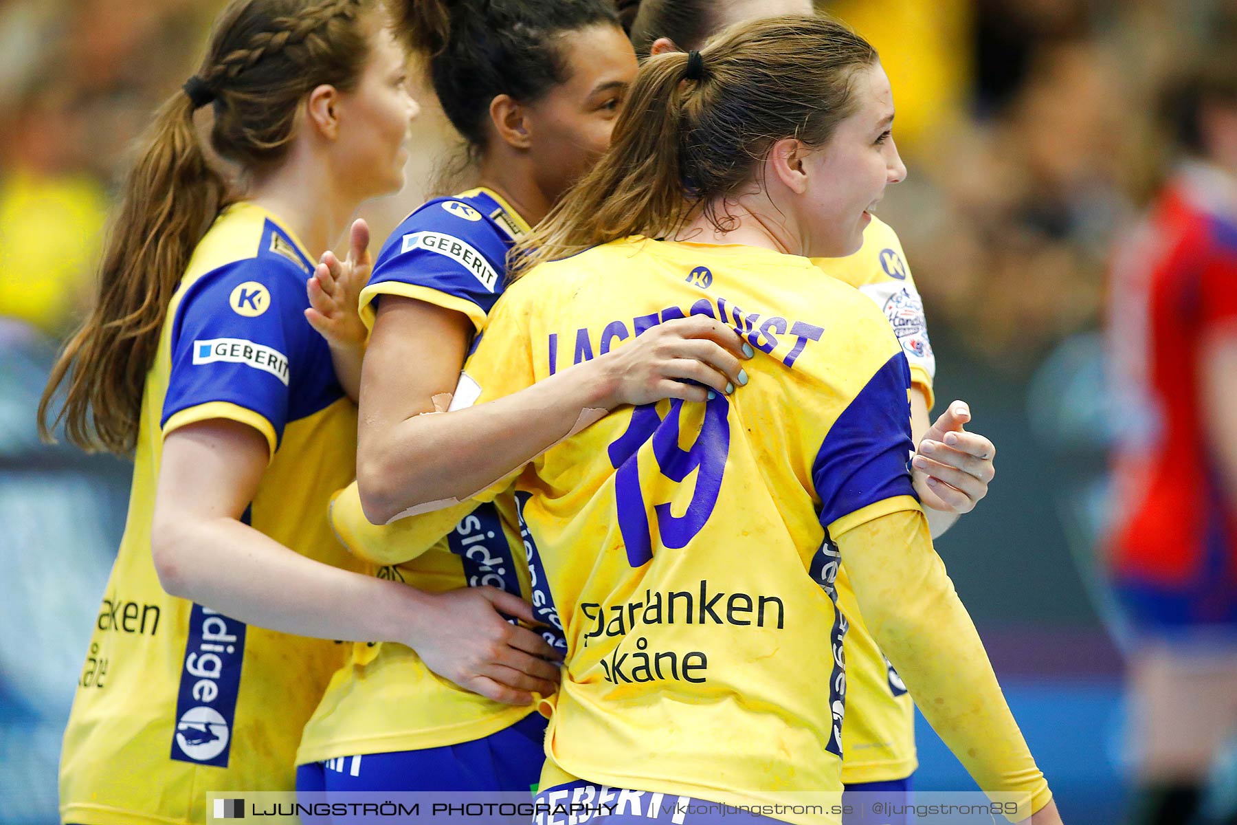 EM-Kval Sverige-Serbien 31-30,dam,Arena Skövde,Skövde,Sverige,Handboll,,2018,199709