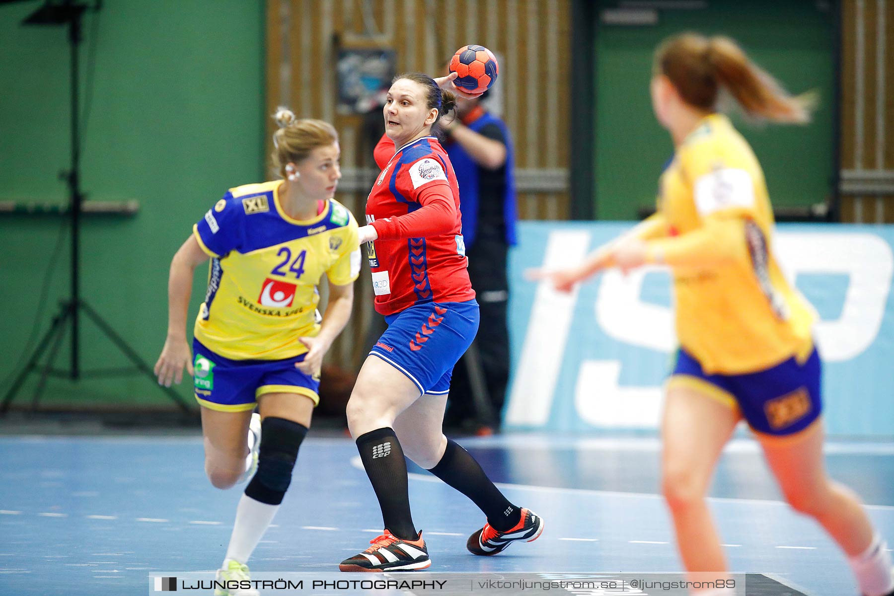 EM-Kval Sverige-Serbien 31-30,dam,Arena Skövde,Skövde,Sverige,Handboll,,2018,199768