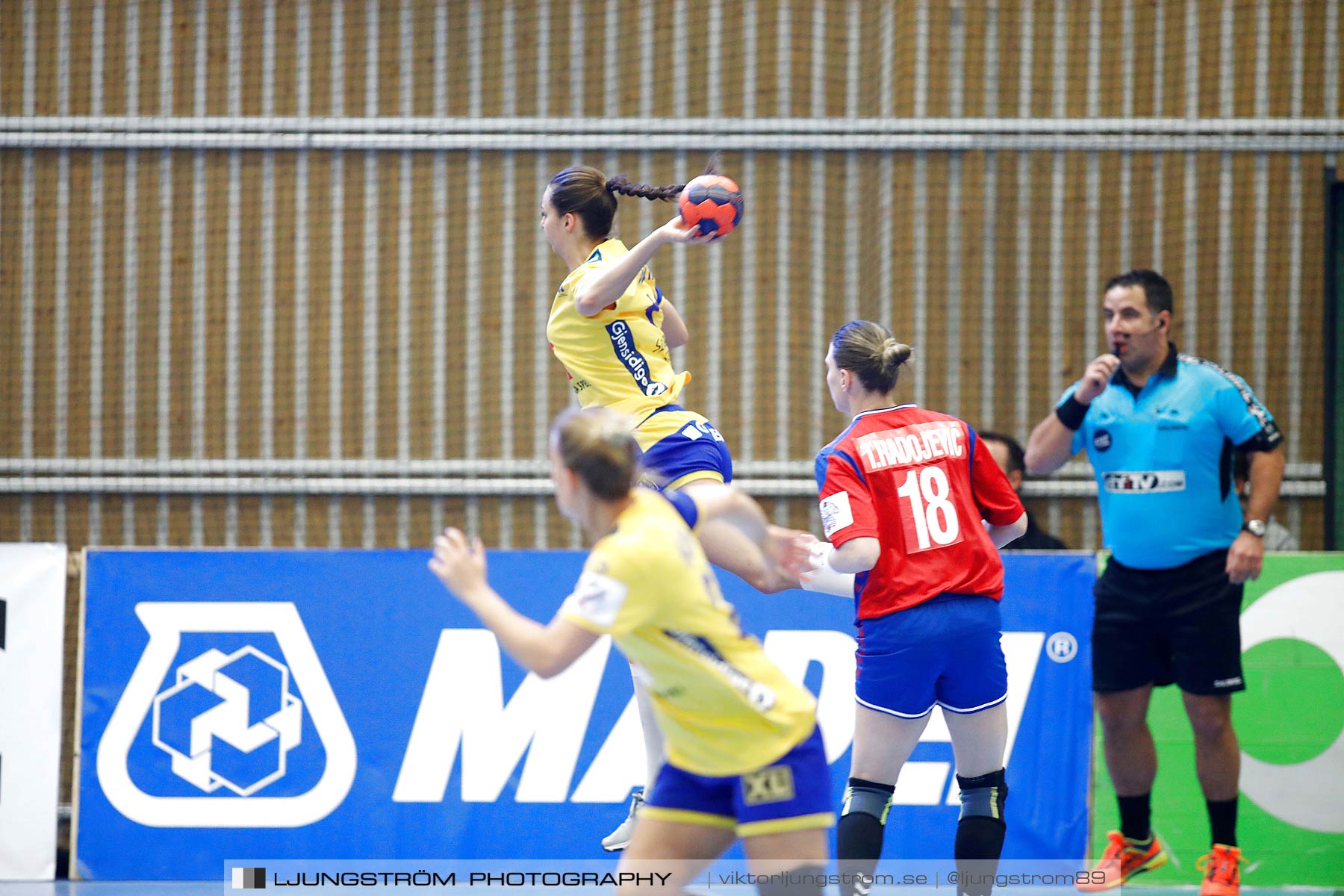 EM-Kval Sverige-Serbien 31-30,dam,Arena Skövde,Skövde,Sverige,Handboll,,2018,199774