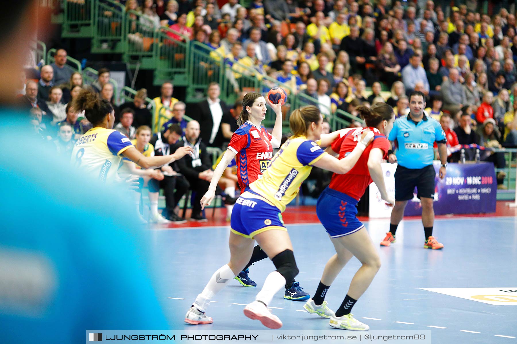 EM-Kval Sverige-Serbien 31-30,dam,Arena Skövde,Skövde,Sverige,Handboll,,2018,199833