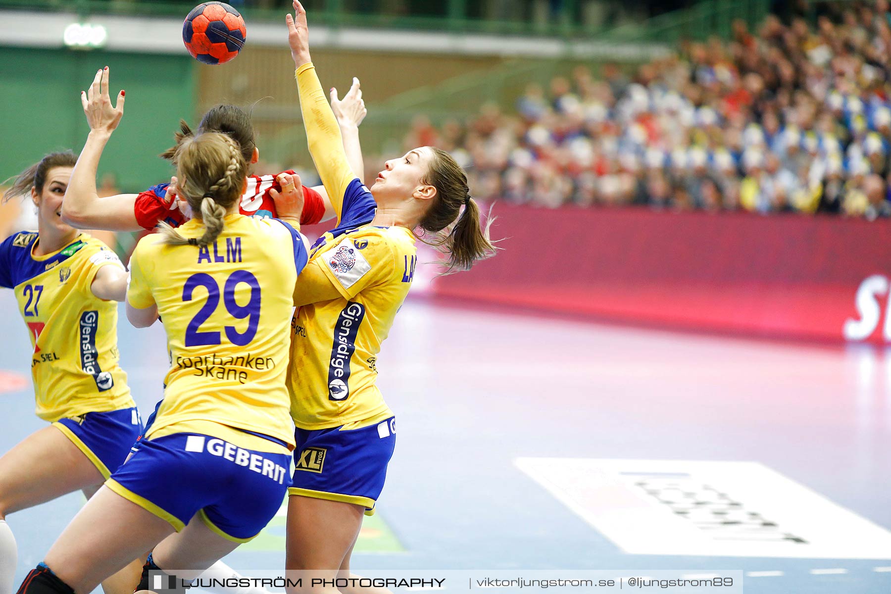 EM-Kval Sverige-Serbien 31-30,dam,Arena Skövde,Skövde,Sverige,Handboll,,2018,199881