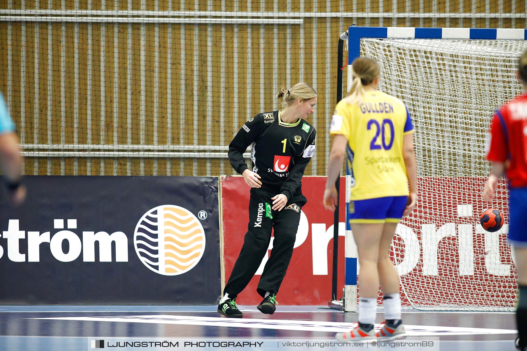 EM-Kval Sverige-Serbien 31-30,dam,Arena Skövde,Skövde,Sverige,Handboll,,2018,199918