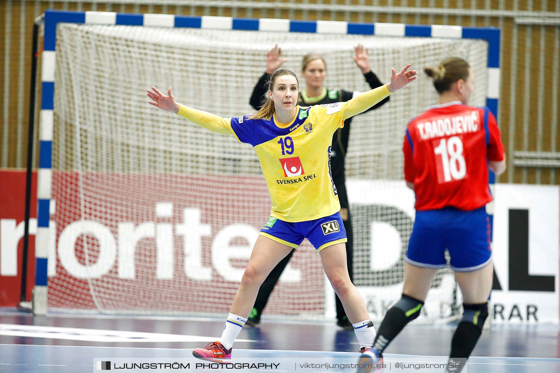 EM-Kval Sverige-Serbien 31-30,dam,Arena Skövde,Skövde,Sverige,Handboll,,2018,199934