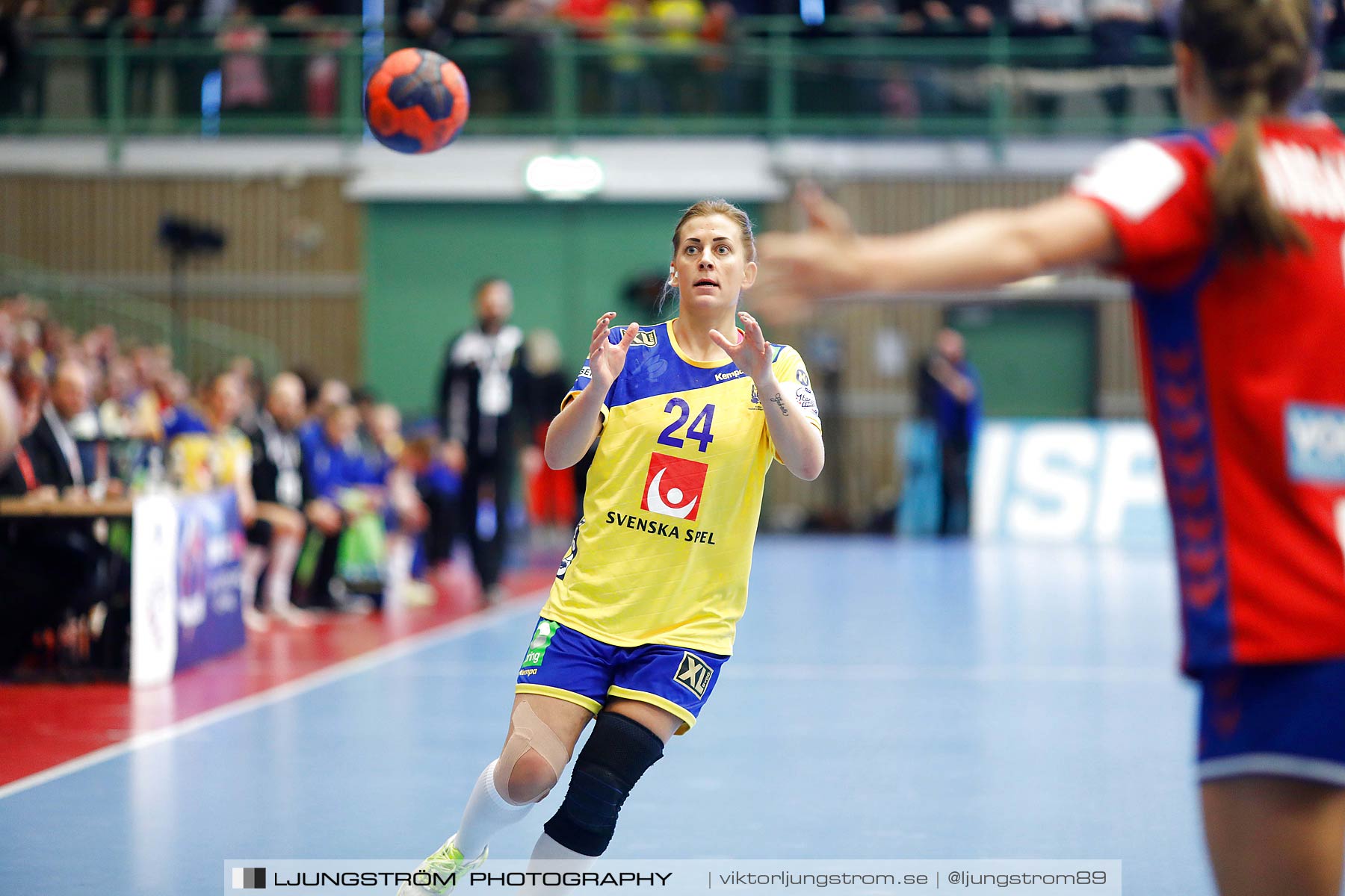 EM-Kval Sverige-Serbien 31-30,dam,Arena Skövde,Skövde,Sverige,Handboll,,2018,199944