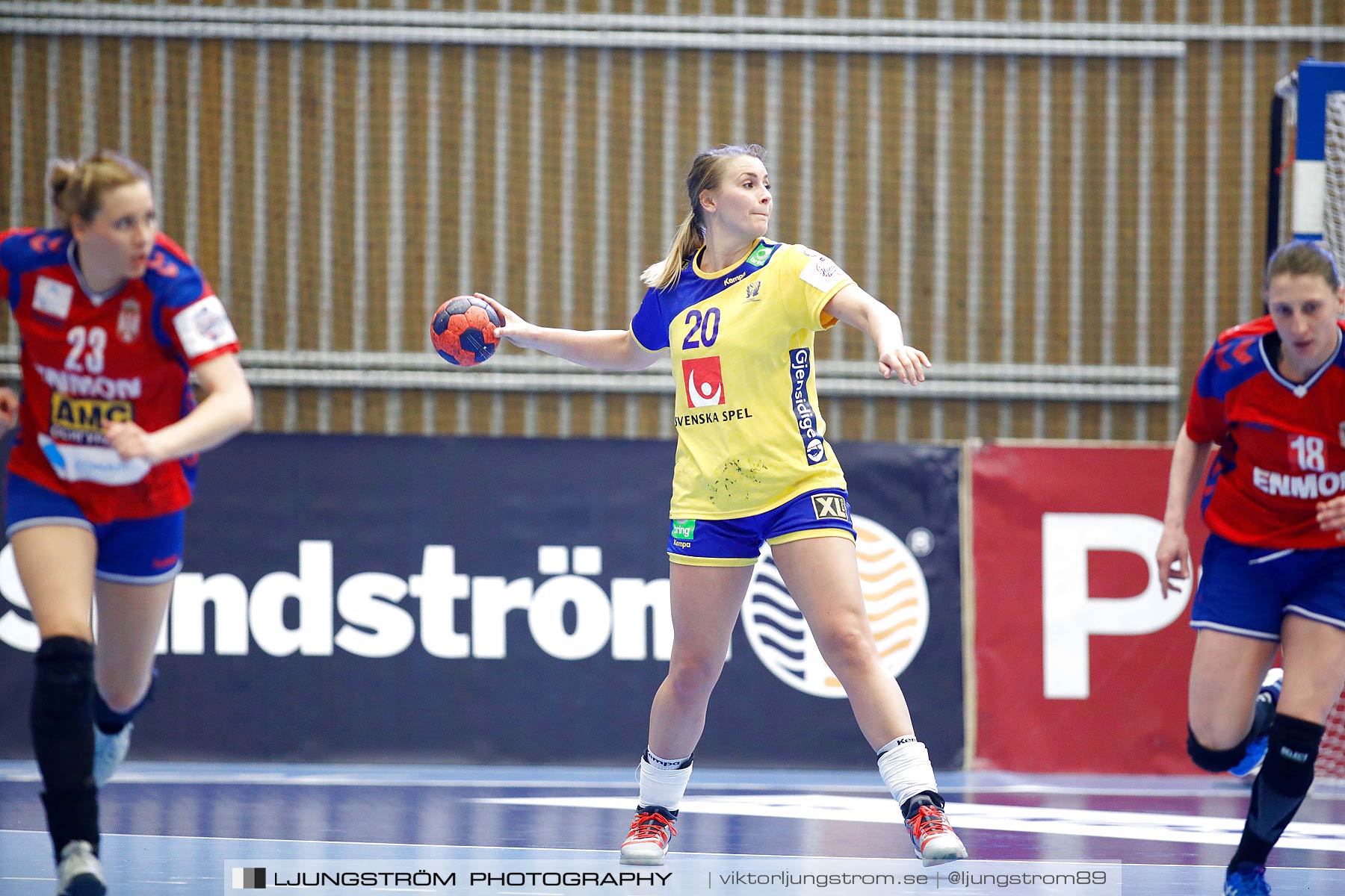 EM-Kval Sverige-Serbien 31-30,dam,Arena Skövde,Skövde,Sverige,Handboll,,2018,199976