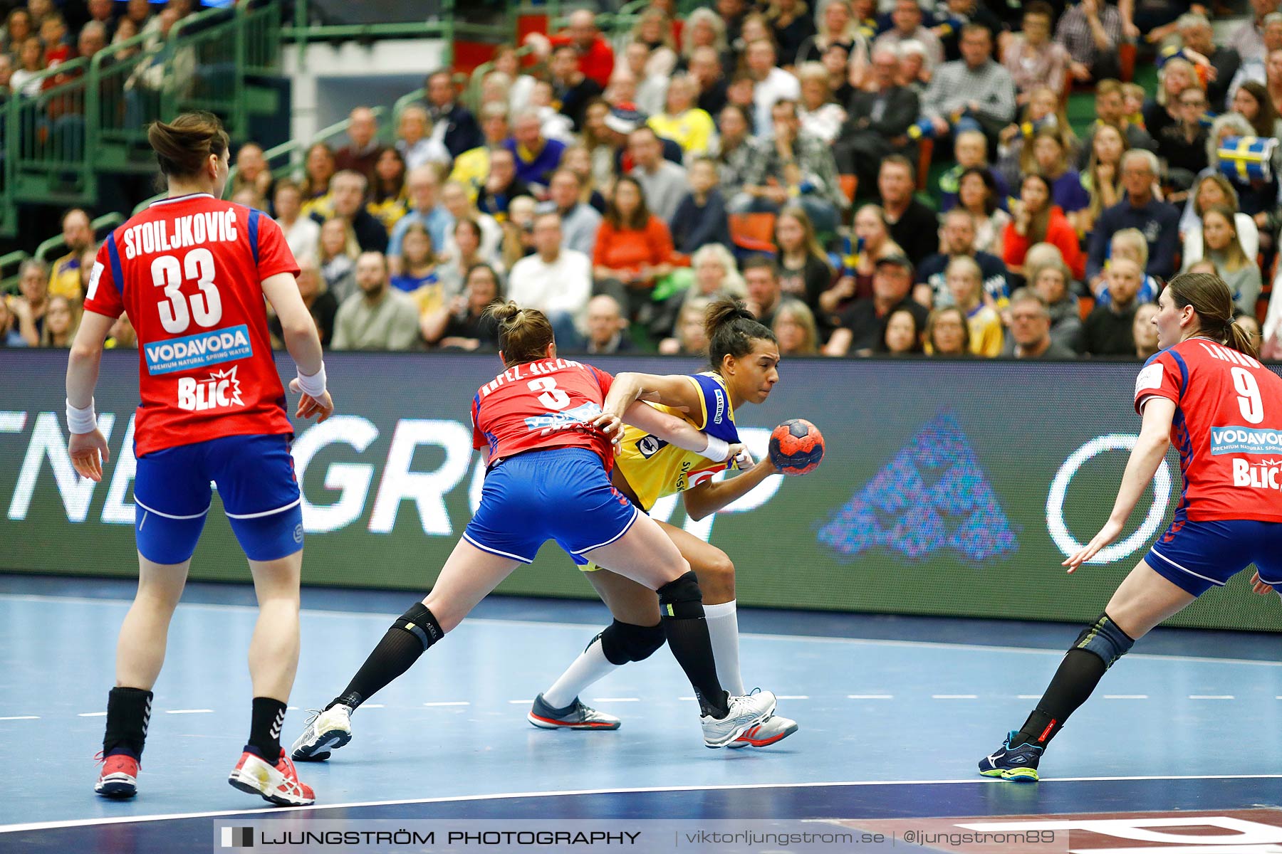 EM-Kval Sverige-Serbien 31-30,dam,Arena Skövde,Skövde,Sverige,Handboll,,2018,200012