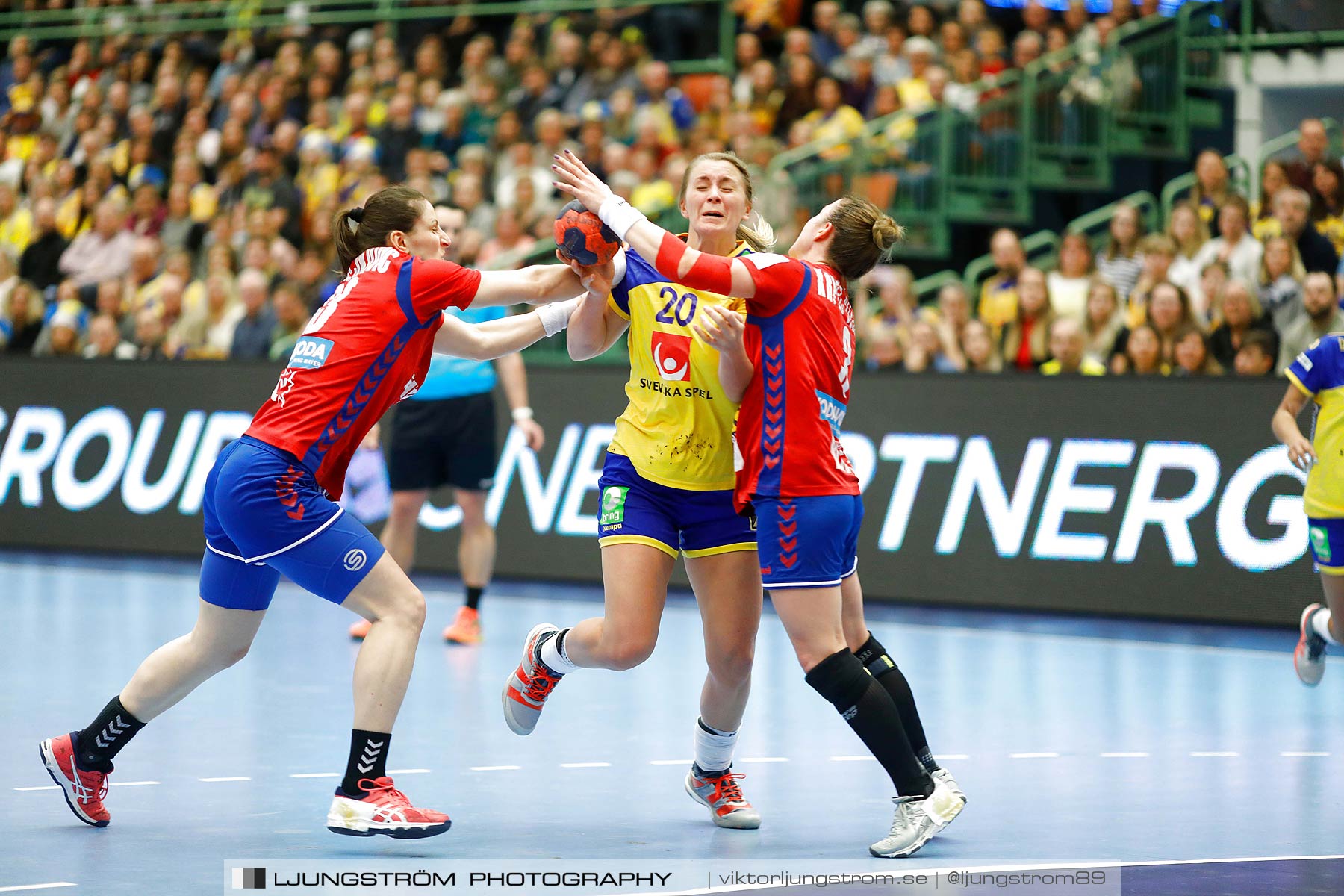 EM-Kval Sverige-Serbien 31-30,dam,Arena Skövde,Skövde,Sverige,Handboll,,2018,200015