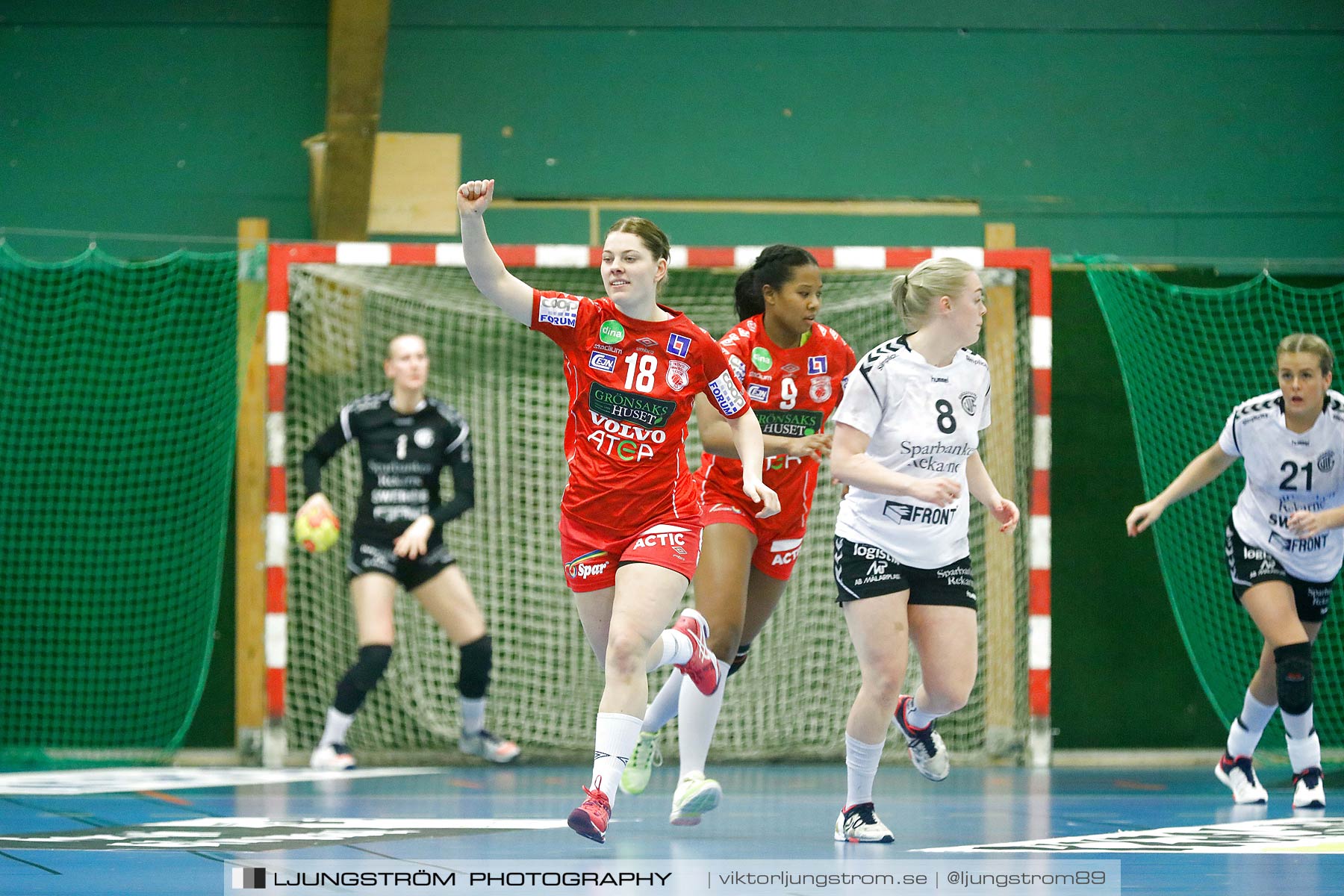 Skövde HF-Eskilstuna Guif 32-24,dam,Skövde Idrottshall,Skövde,Sverige,Handboll,,2018,200109