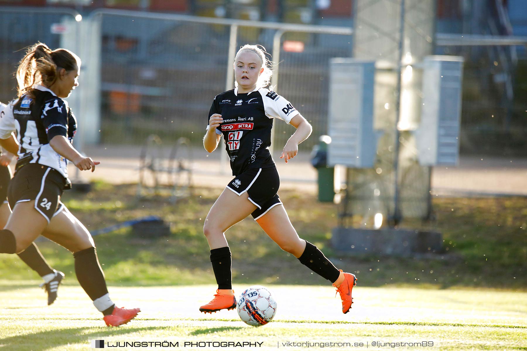 Skövde KIK/Våmb-Mariebo IK 2-2,dam,Lillegårdens IP,Skövde,Sverige,Fotboll,,2018,203948