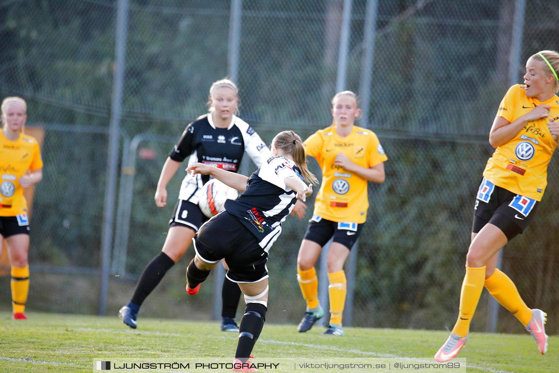 Skövde KIK/Våmb-Mariebo IK 2-2,dam,Lillegårdens IP,Skövde,Sverige,Fotboll,,2018,203996