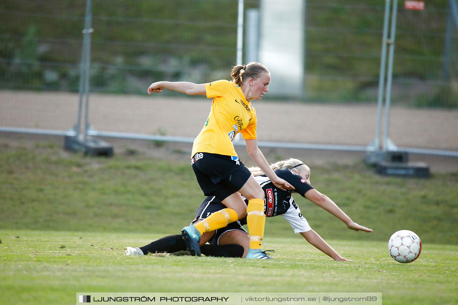 Skövde KIK/Våmb-Mariebo IK 2-2,dam,Lillegårdens IP,Skövde,Sverige,Fotboll,,2018,204017