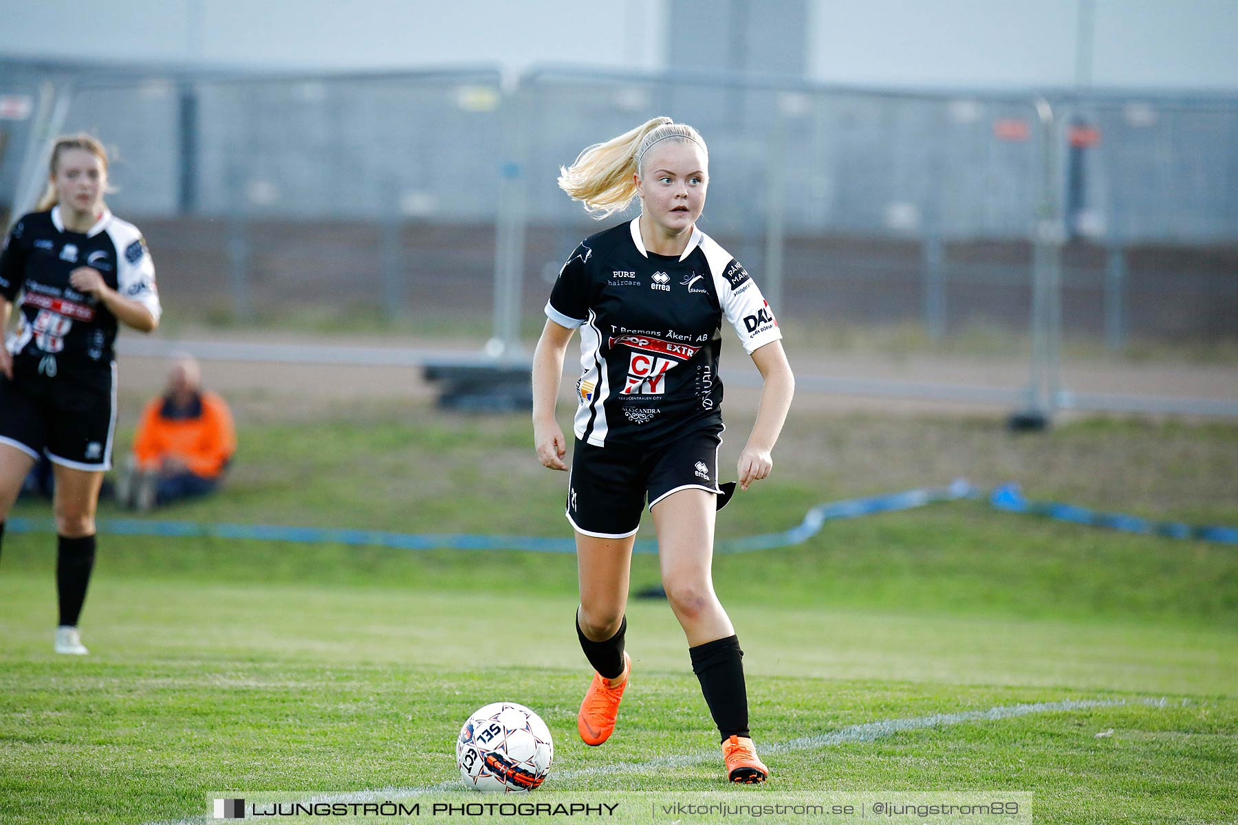 Skövde KIK/Våmb-Mariebo IK 2-2,dam,Lillegårdens IP,Skövde,Sverige,Fotboll,,2018,204019