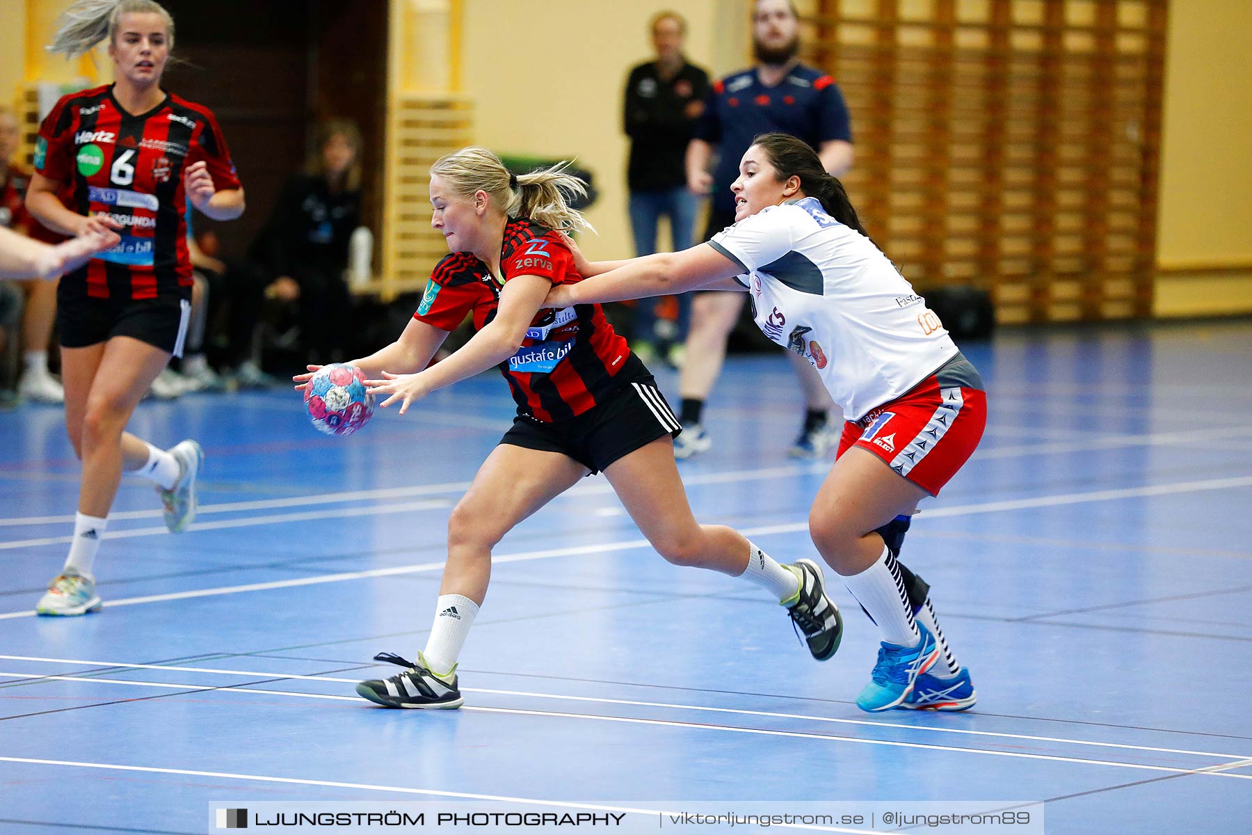 HK Country-Borås HK 84 27-20,dam,Arena Skövde,Skövde,Sverige,Handboll,,2018,207400