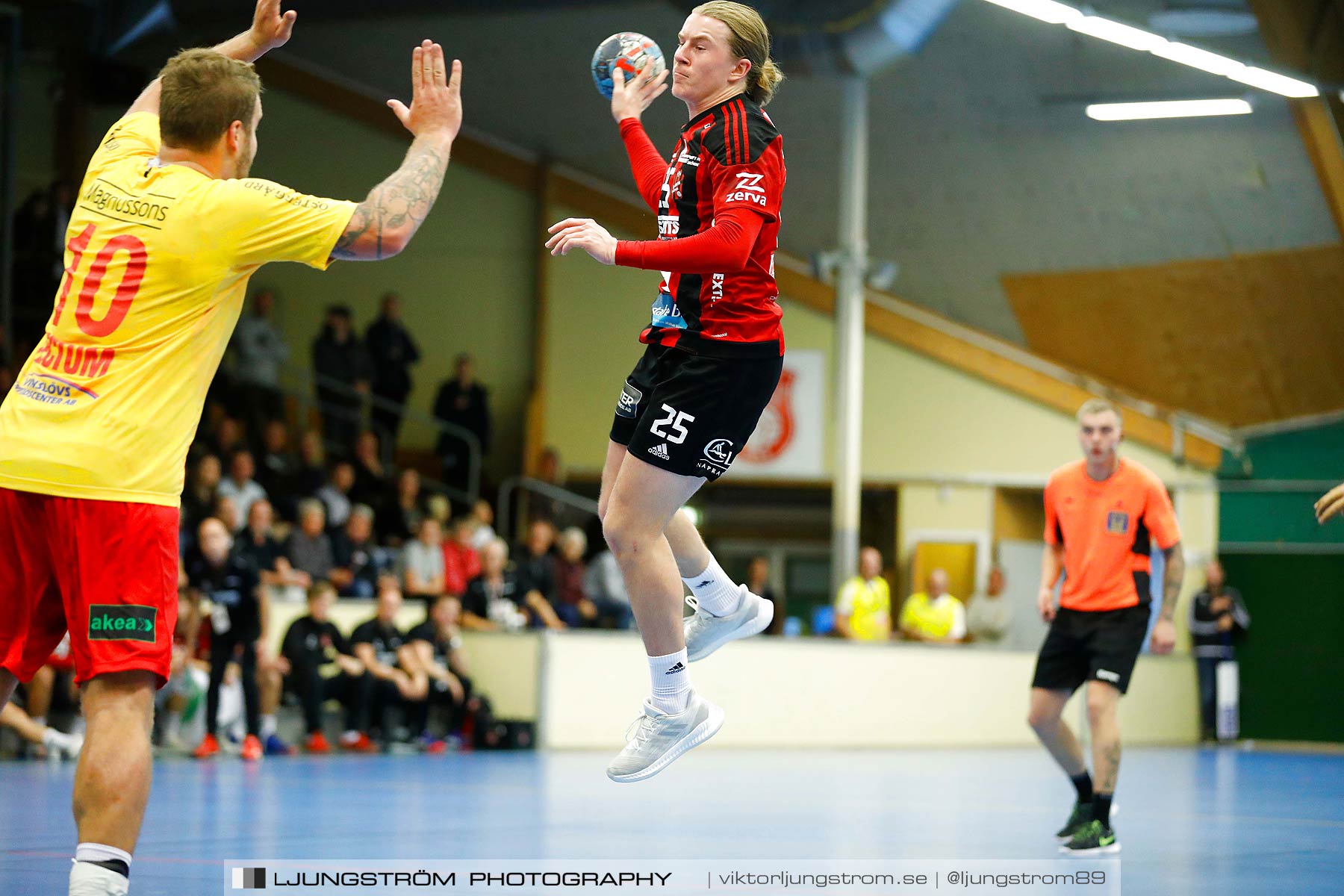 HK Country-Vinslövs HK 26-33,herr,Skövde Idrottshall,Skövde,Sverige,Handboll,,2018,208434