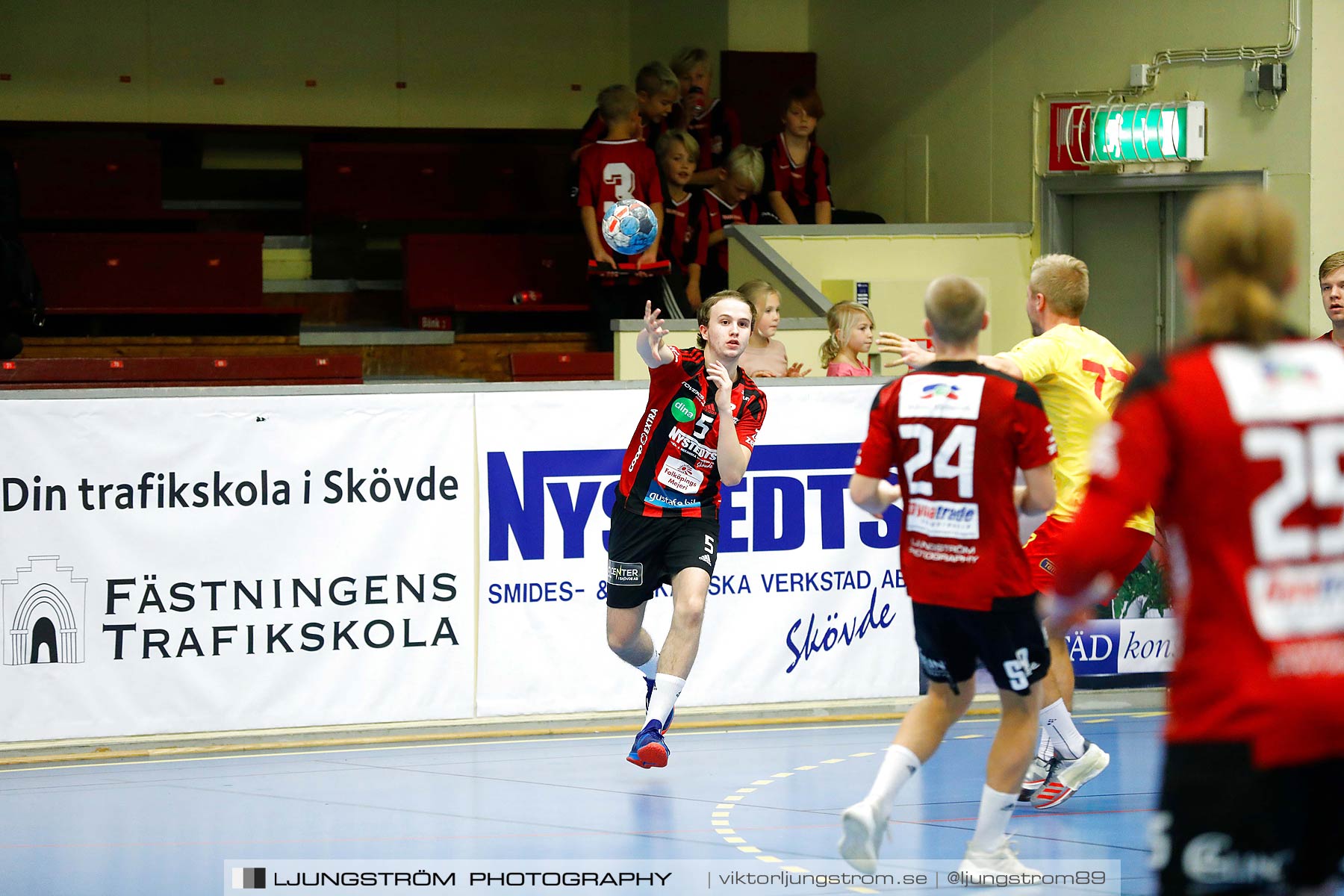 HK Country-Vinslövs HK 26-33,herr,Skövde Idrottshall,Skövde,Sverige,Handboll,,2018,208456