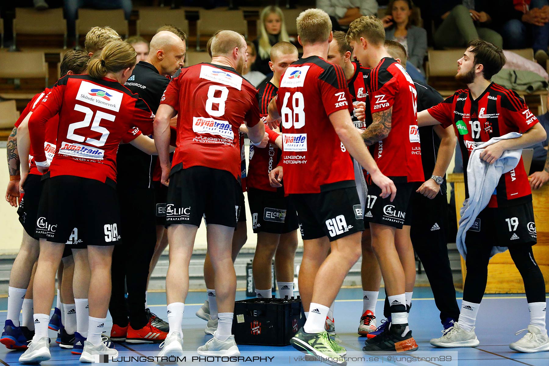 HK Country-Vinslövs HK 26-33,herr,Skövde Idrottshall,Skövde,Sverige,Handboll,,2018,208484