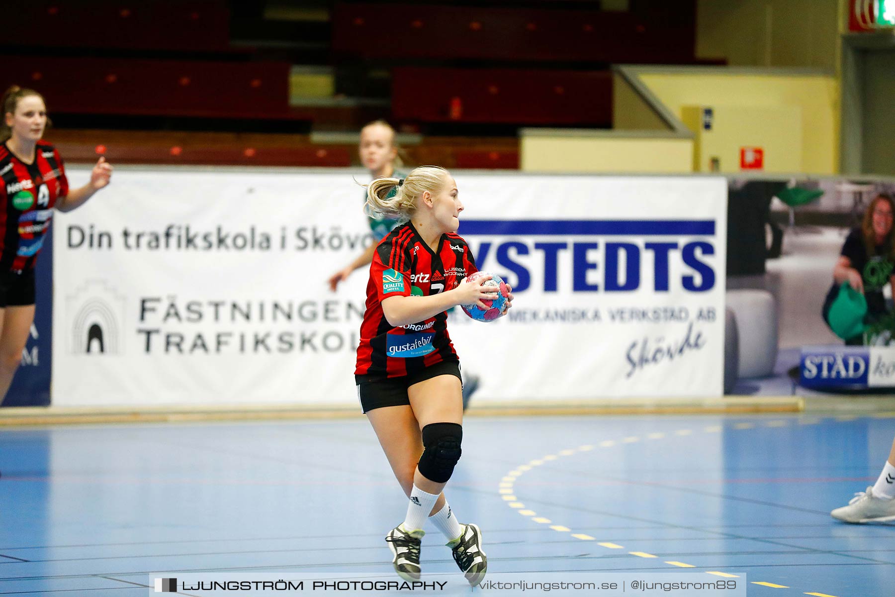 HK Country-GF Kroppskultur 13-30,dam,Skövde Idrottshall,Skövde,Sverige,Handboll,,2018,208537