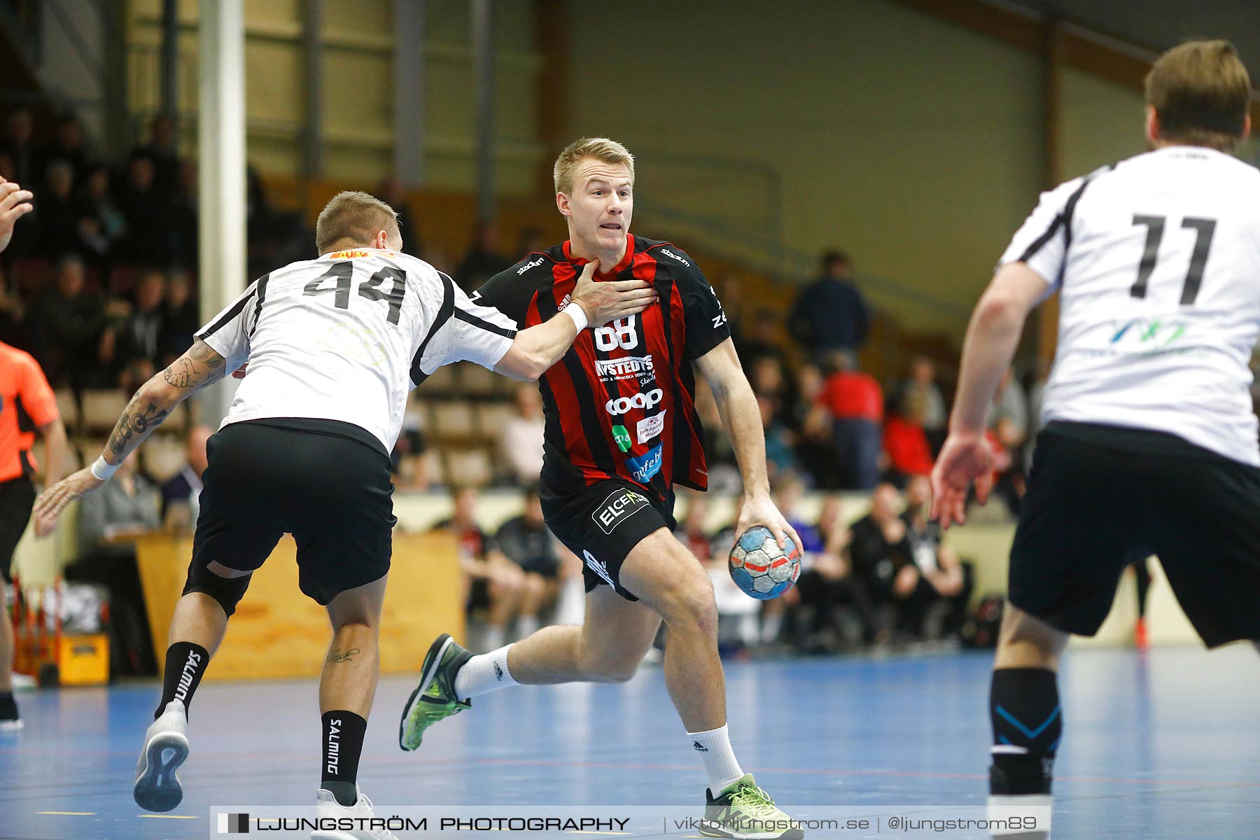 HK Country-HP Warta 26-25,herr,Skövde Idrottshall,Skövde,Sverige,Handboll,,2018,210512