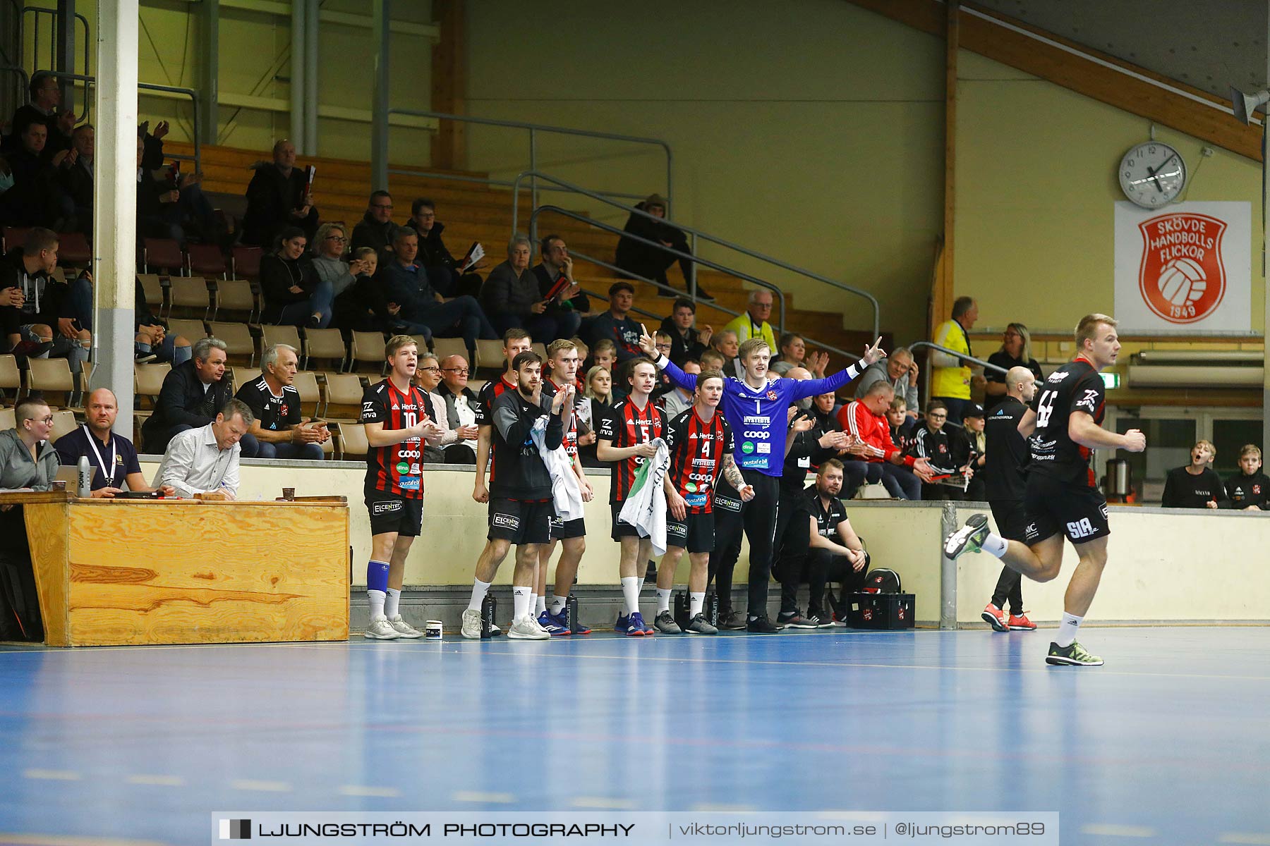 HK Country-HP Warta 26-25,herr,Skövde Idrottshall,Skövde,Sverige,Handboll,,2018,210535