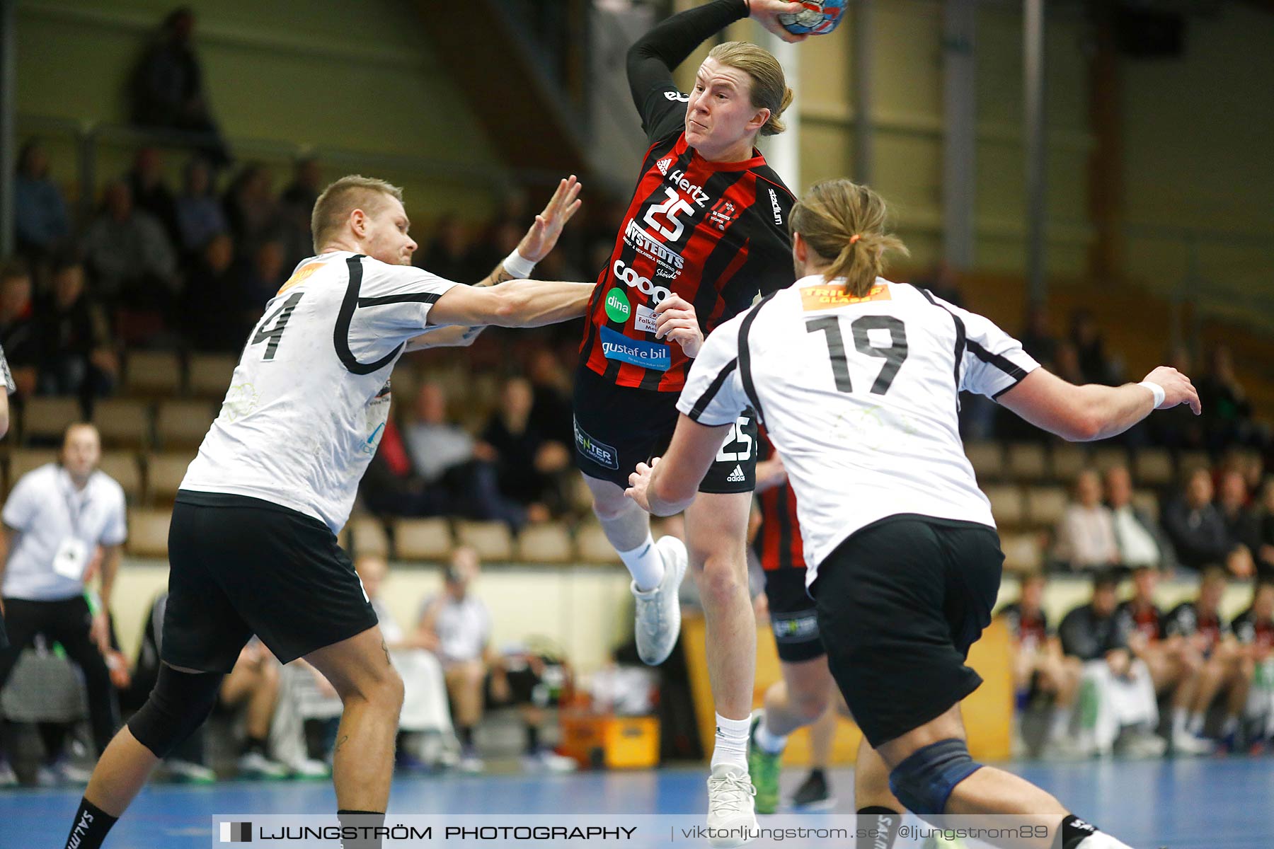 HK Country-HP Warta 26-25,herr,Skövde Idrottshall,Skövde,Sverige,Handboll,,2018,210539