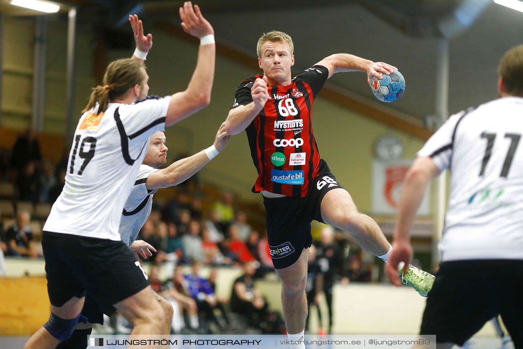 HK Country-HP Warta 26-25,herr,Skövde Idrottshall,Skövde,Sverige,Handboll,,2018,210542