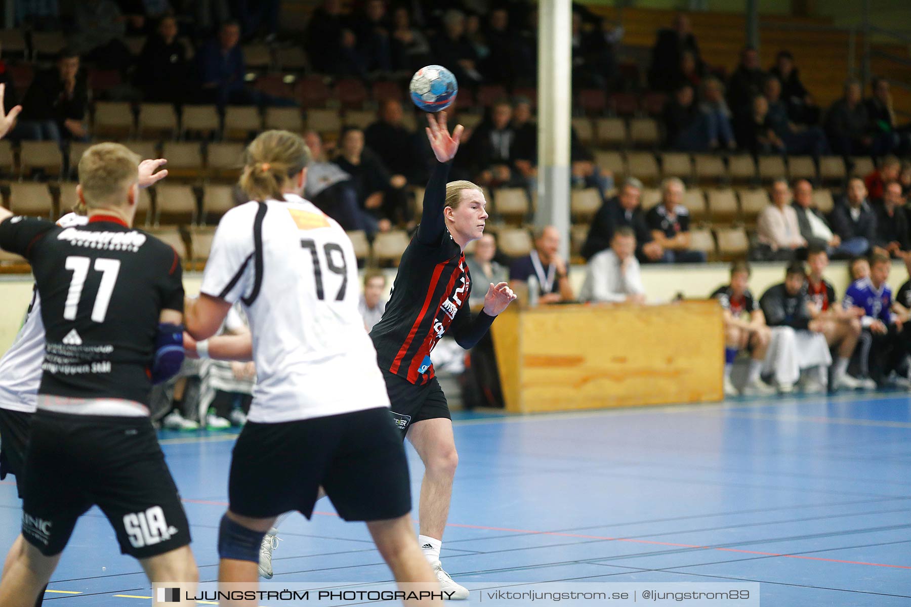 HK Country-HP Warta 26-25,herr,Skövde Idrottshall,Skövde,Sverige,Handboll,,2018,210546