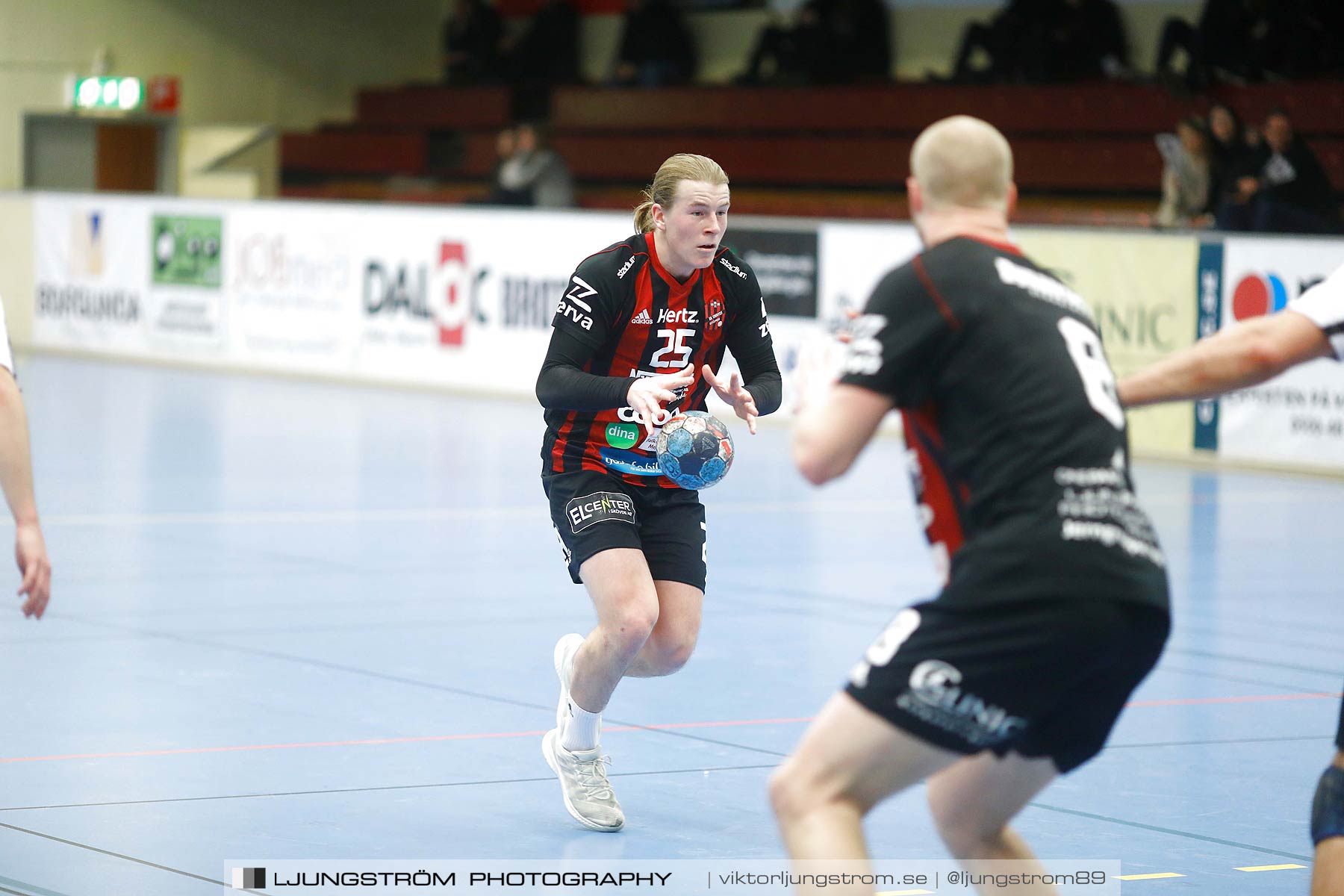 HK Country-HP Warta 26-25,herr,Skövde Idrottshall,Skövde,Sverige,Handboll,,2018,210566