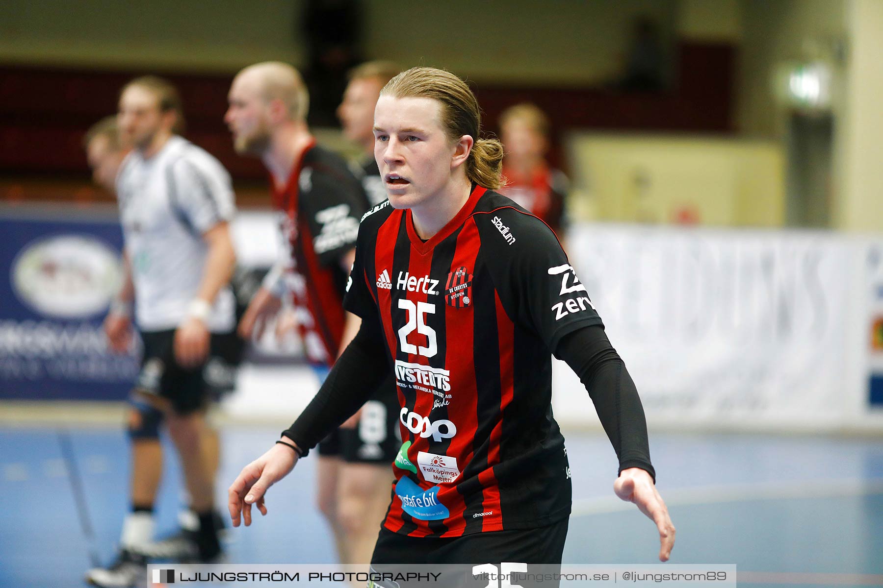 HK Country-HP Warta 26-25,herr,Skövde Idrottshall,Skövde,Sverige,Handboll,,2018,210592