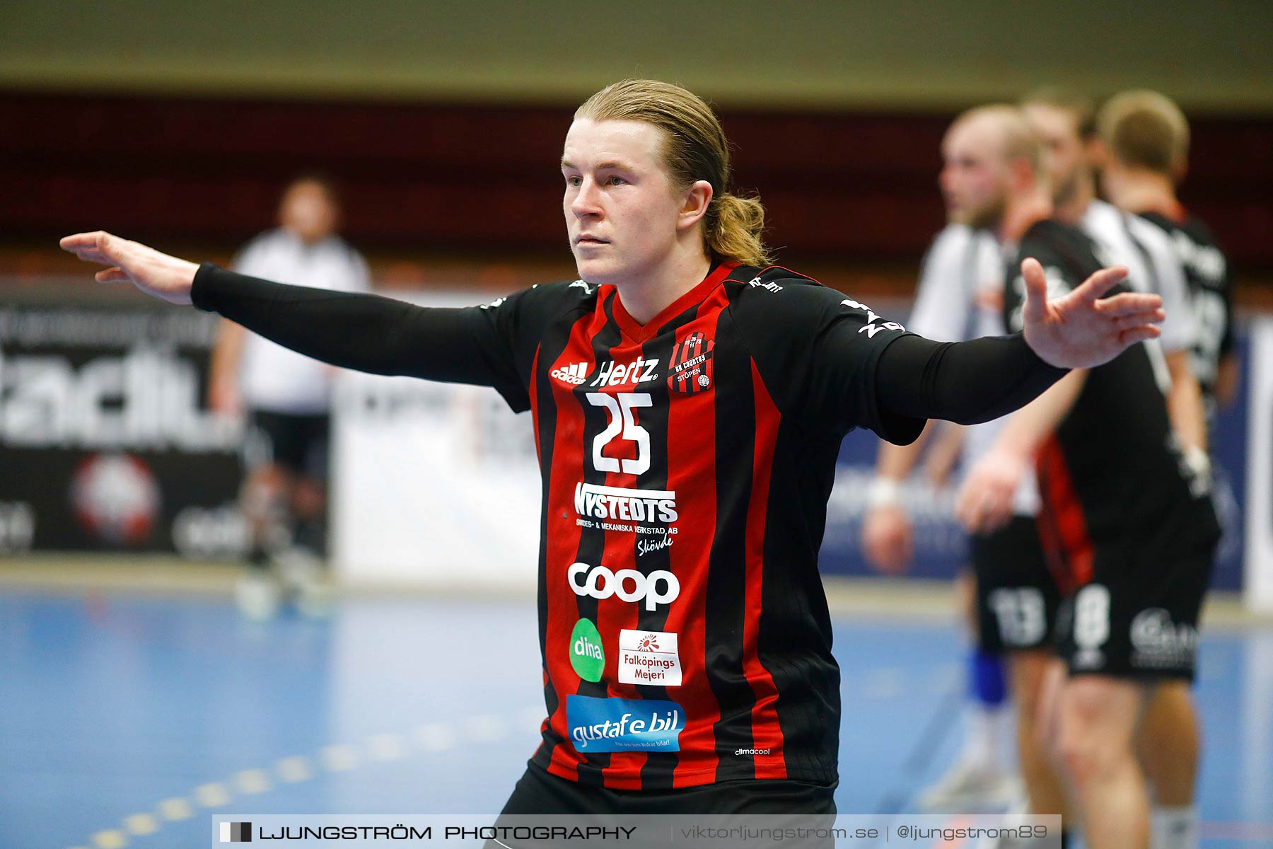 HK Country-HP Warta 26-25,herr,Skövde Idrottshall,Skövde,Sverige,Handboll,,2018,210601