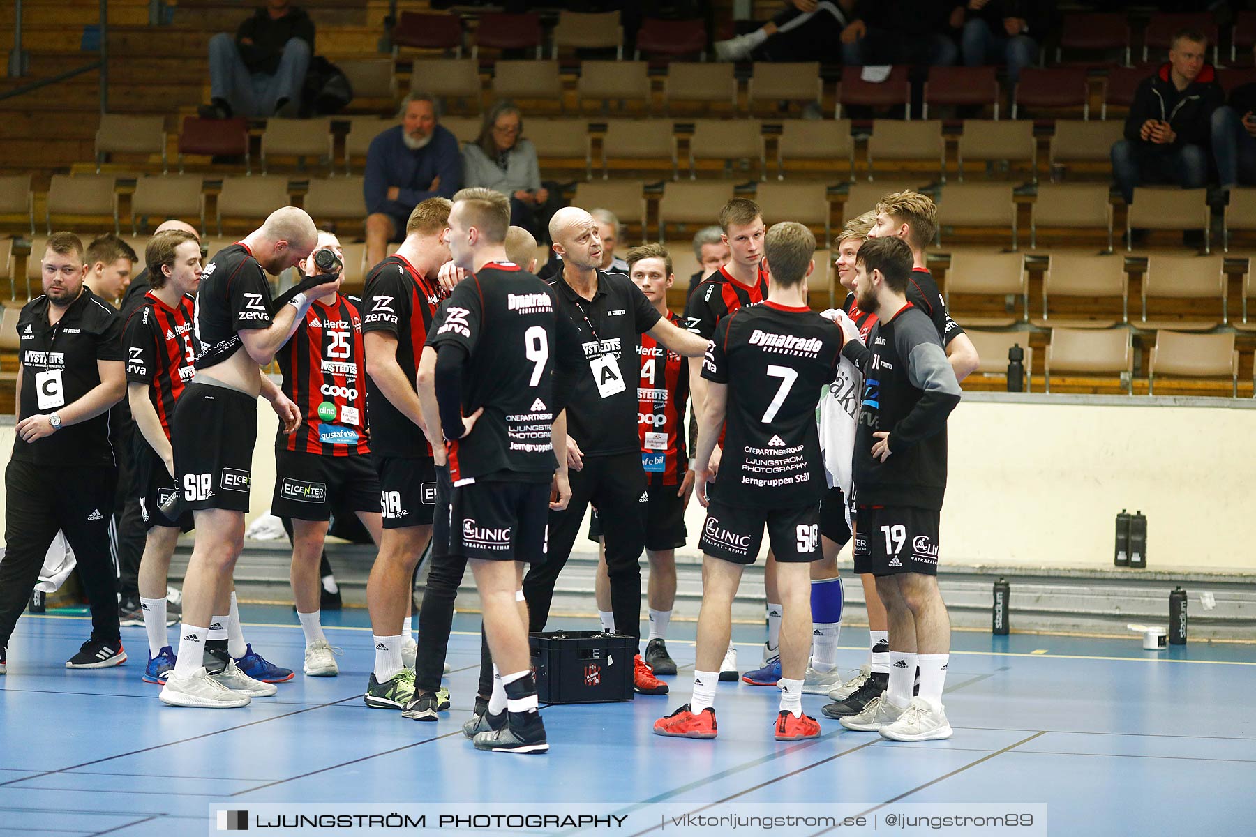 HK Country-HP Warta 26-25,herr,Skövde Idrottshall,Skövde,Sverige,Handboll,,2018,210632