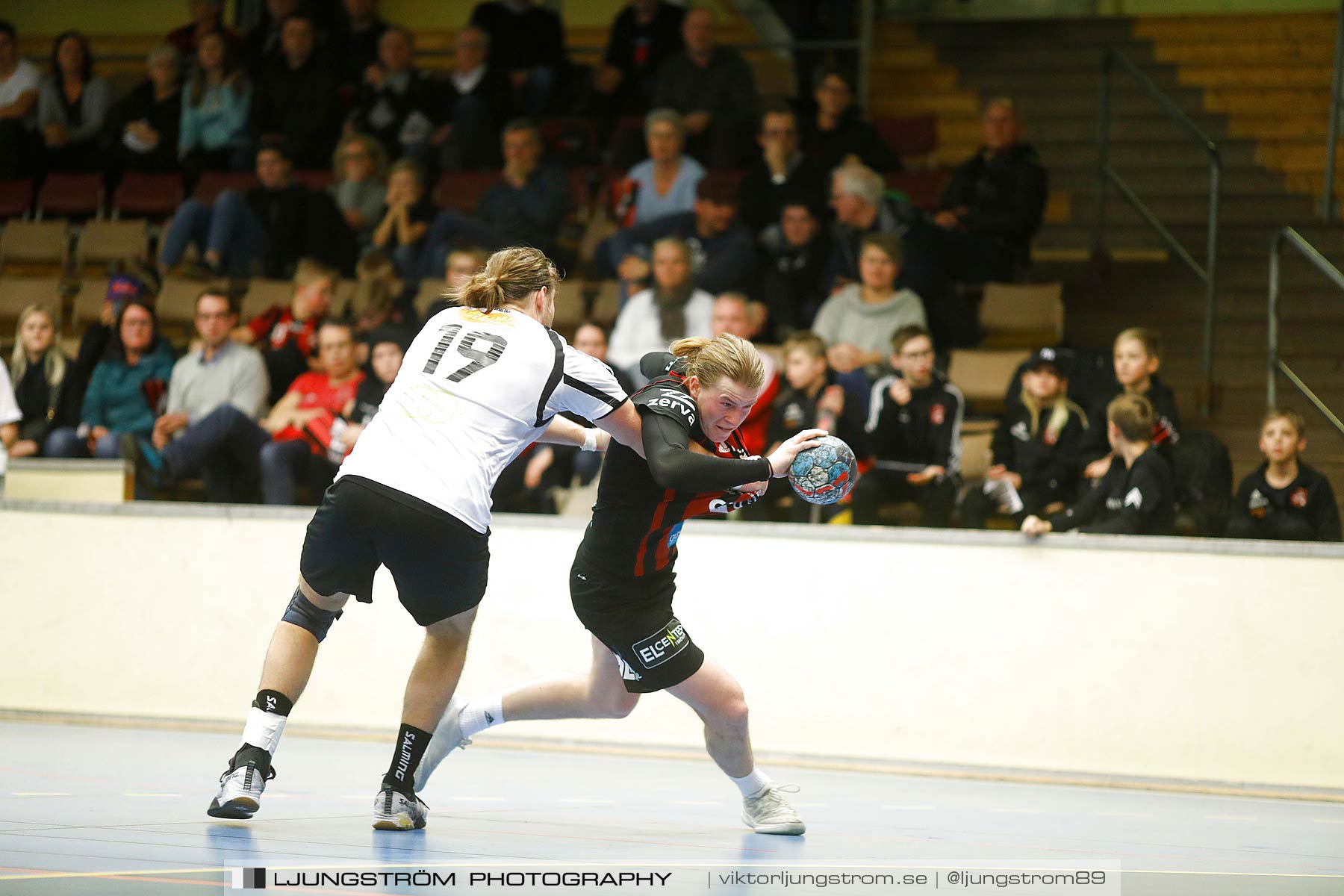 HK Country-HP Warta 26-25,herr,Skövde Idrottshall,Skövde,Sverige,Handboll,,2018,210638