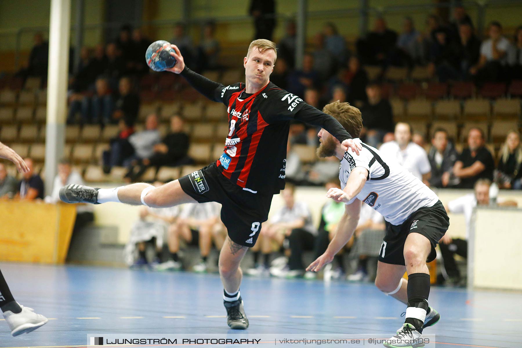 HK Country-HP Warta 26-25,herr,Skövde Idrottshall,Skövde,Sverige,Handboll,,2018,210641