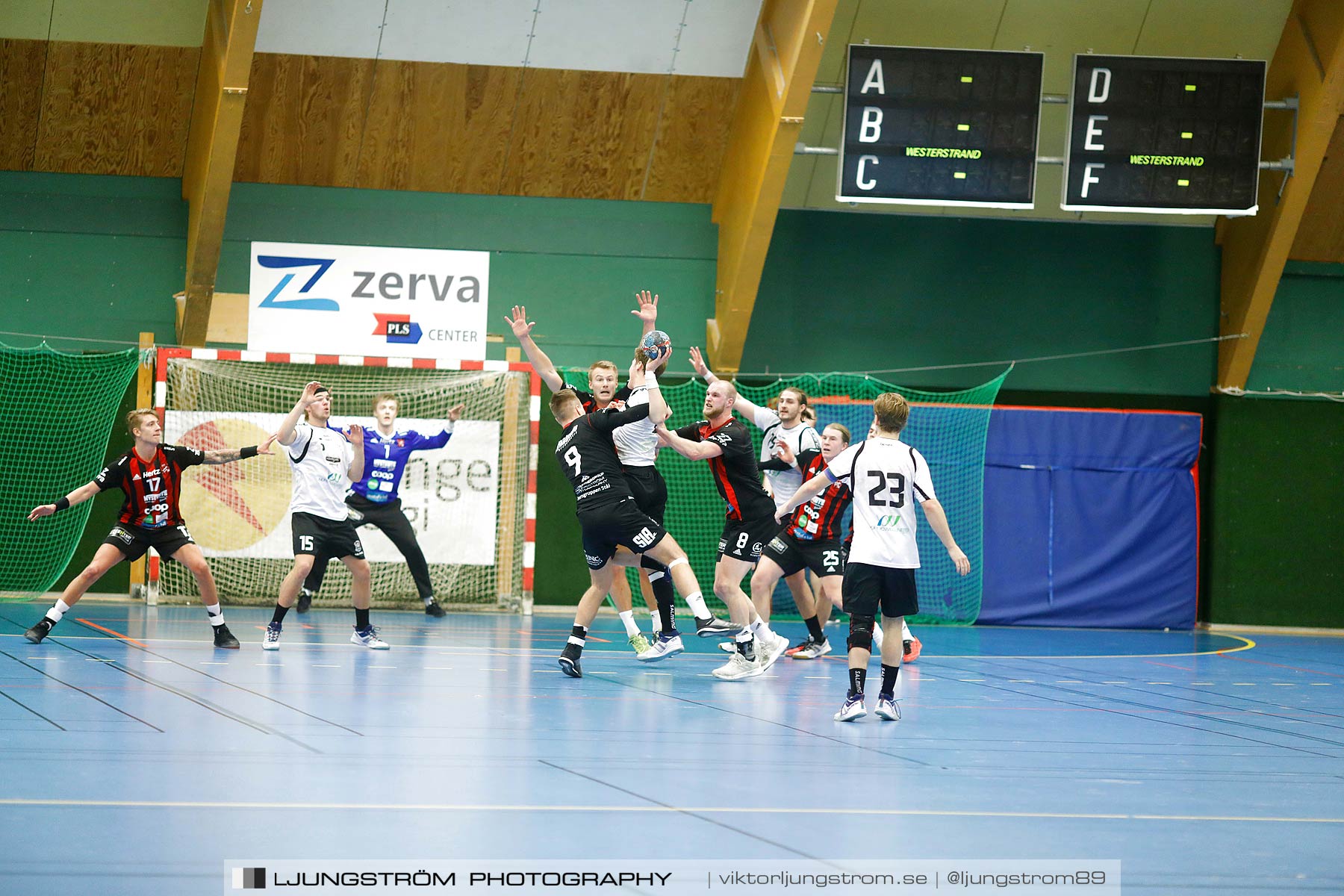 HK Country-HP Warta 26-25,herr,Skövde Idrottshall,Skövde,Sverige,Handboll,,2018,210657