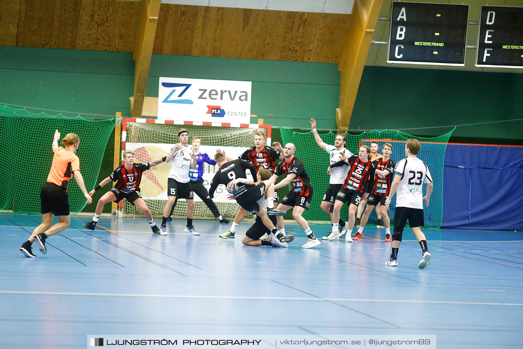 HK Country-HP Warta 26-25,herr,Skövde Idrottshall,Skövde,Sverige,Handboll,,2018,210658