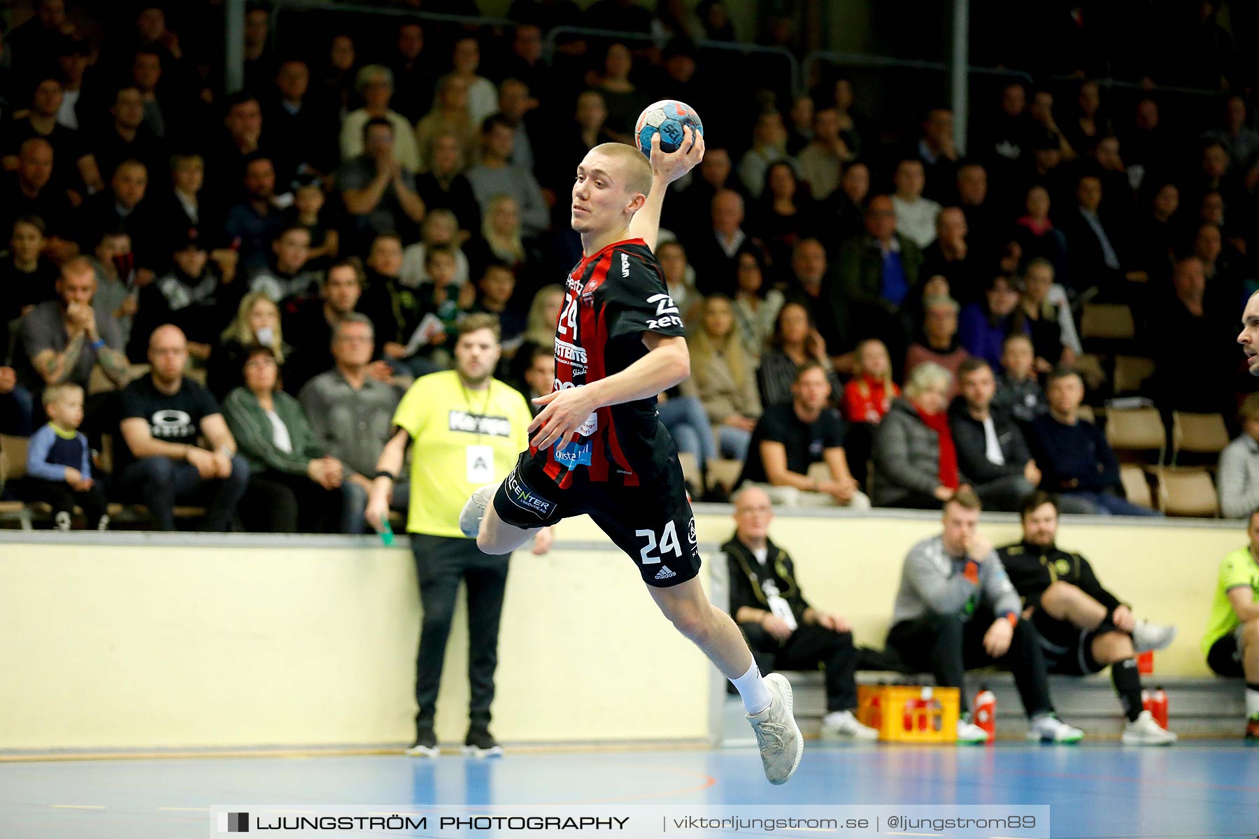 HK Country-HP Skövde 90 25-22,herr,Skövde Idrottshall,Skövde,Sverige,Handboll,,2019,213856