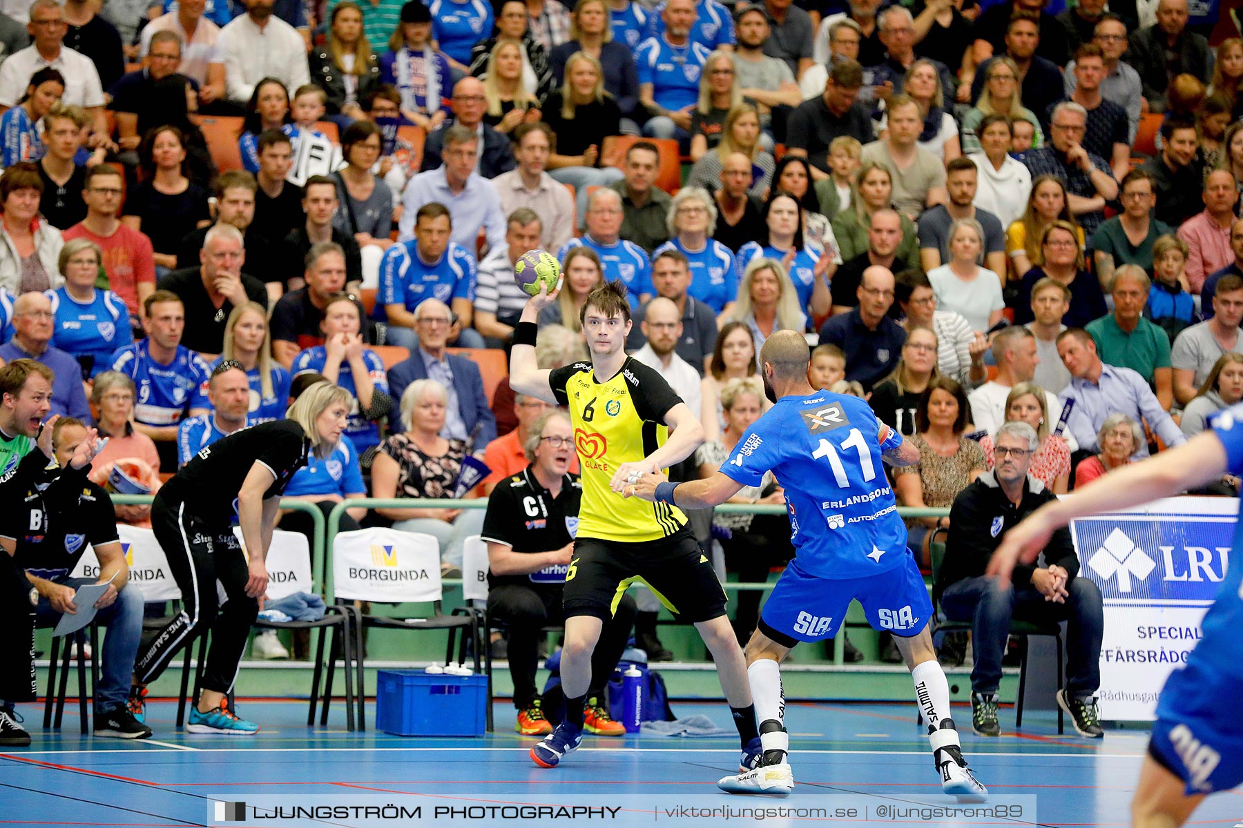 IFK Skövde HK-IK Sävehof 1/2-final 1 30-29,herr,Arena Skövde,Skövde,Sverige,Handboll,,2019,219100