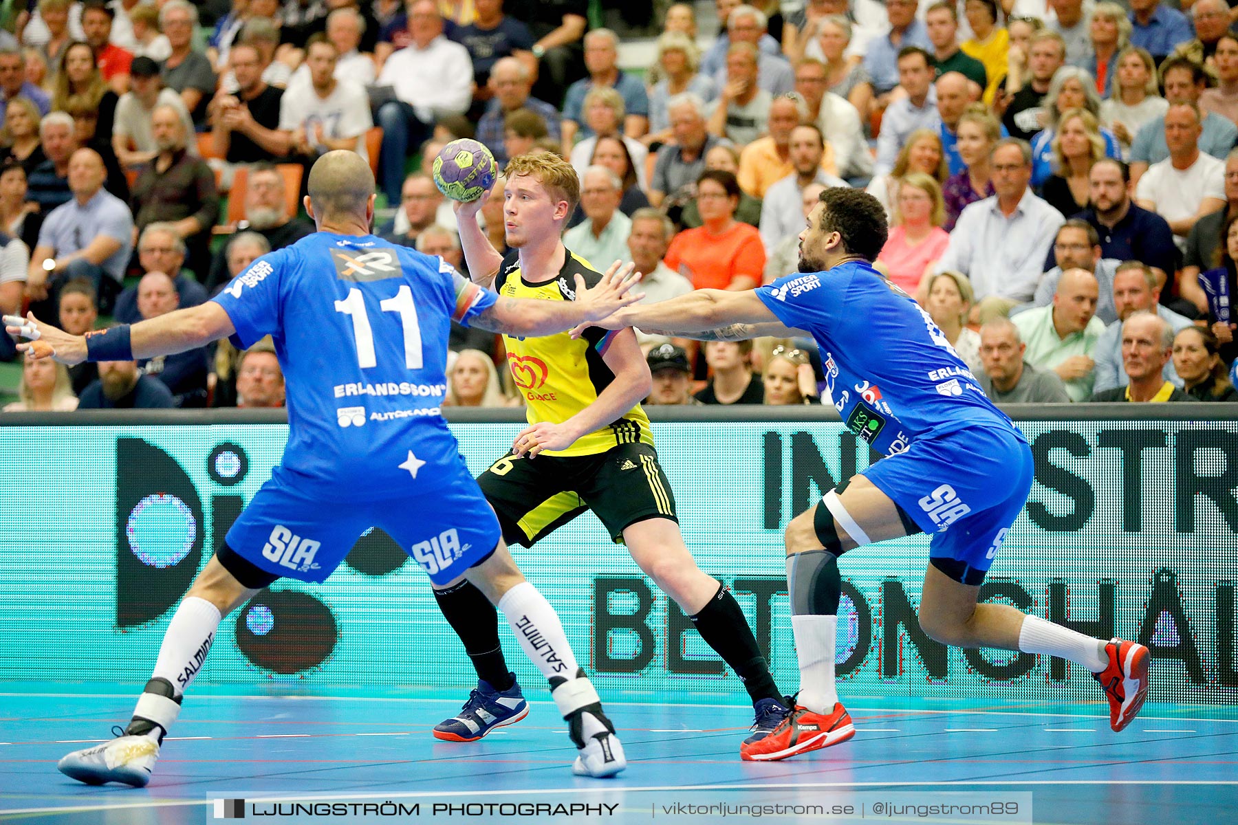 IFK Skövde HK-IK Sävehof 1/2-final 1 30-29,herr,Arena Skövde,Skövde,Sverige,Handboll,,2019,219339