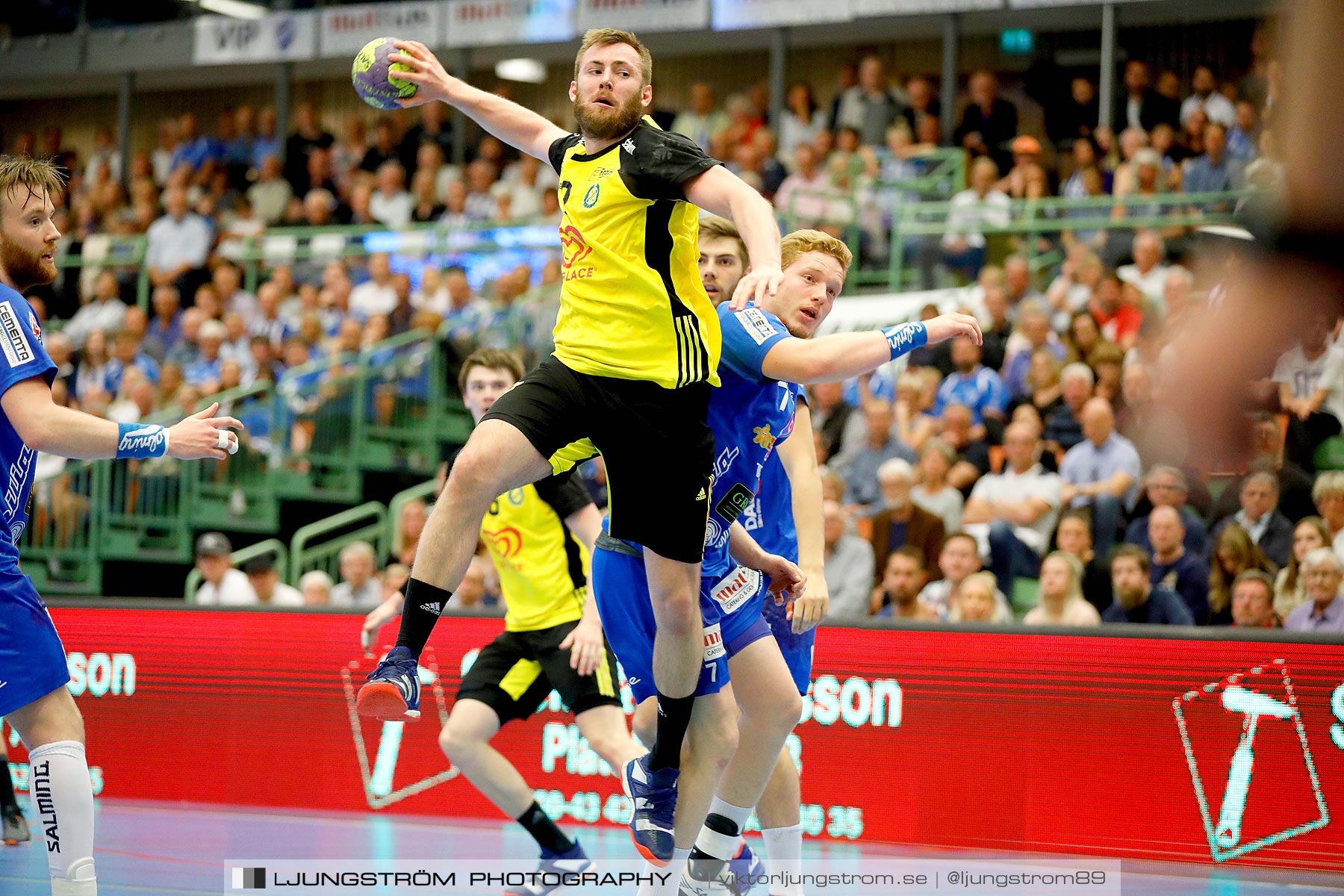 IFK Skövde HK-IK Sävehof 1/2-final 1 30-29,herr,Arena Skövde,Skövde,Sverige,Handboll,,2019,219371