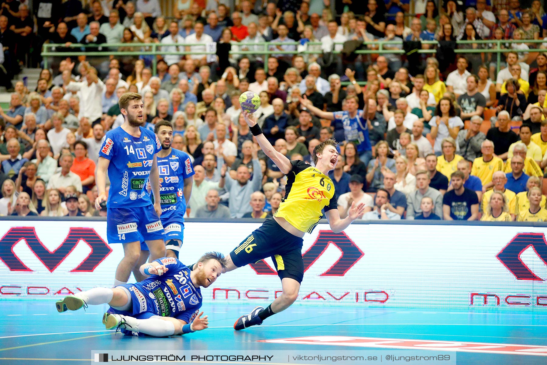 IFK Skövde HK-IK Sävehof 1/2-final 1 30-29,herr,Arena Skövde,Skövde,Sverige,Handboll,,2019,219419