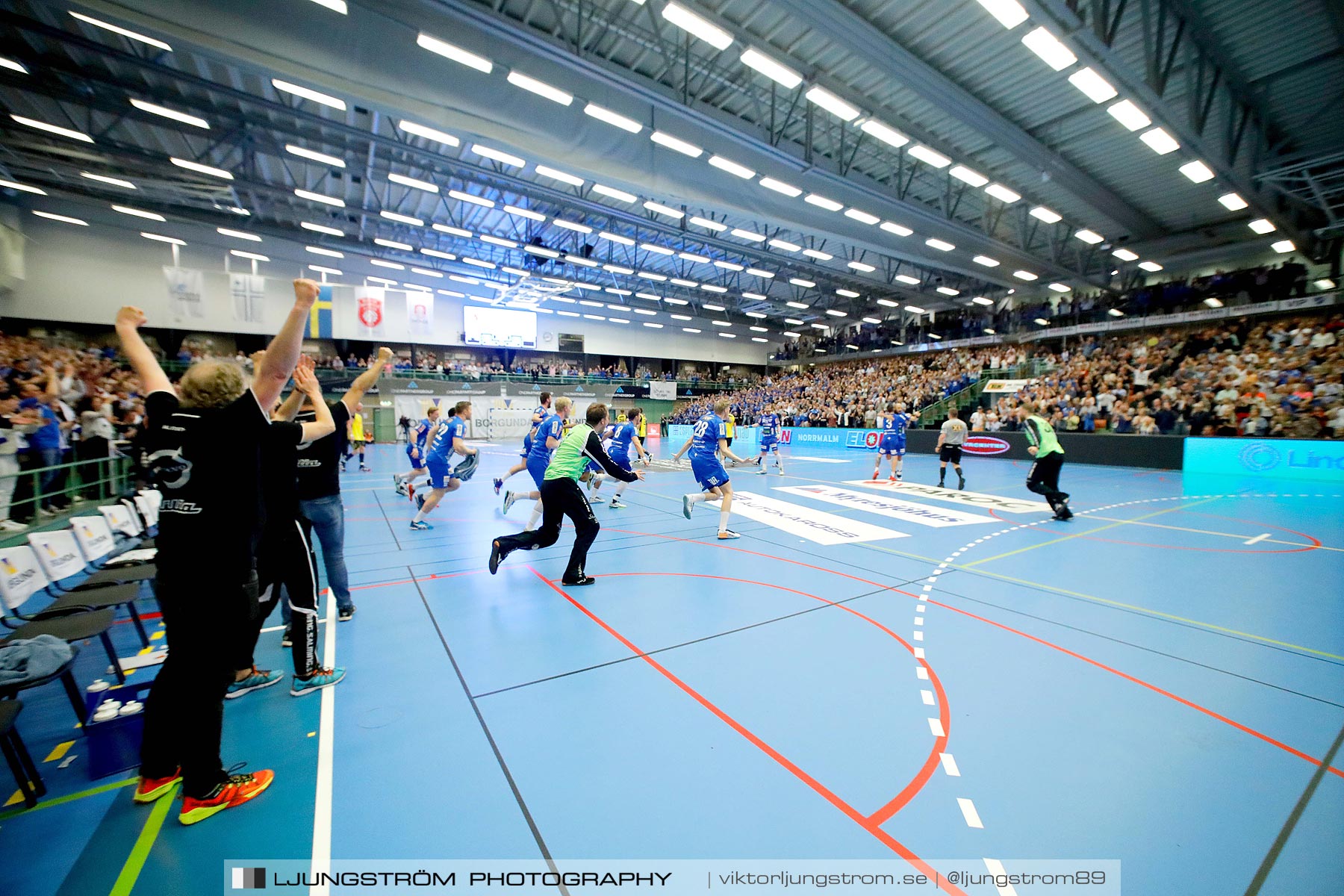 IFK Skövde HK-IK Sävehof 1/2-final 1 30-29,herr,Arena Skövde,Skövde,Sverige,Handboll,,2019,219436