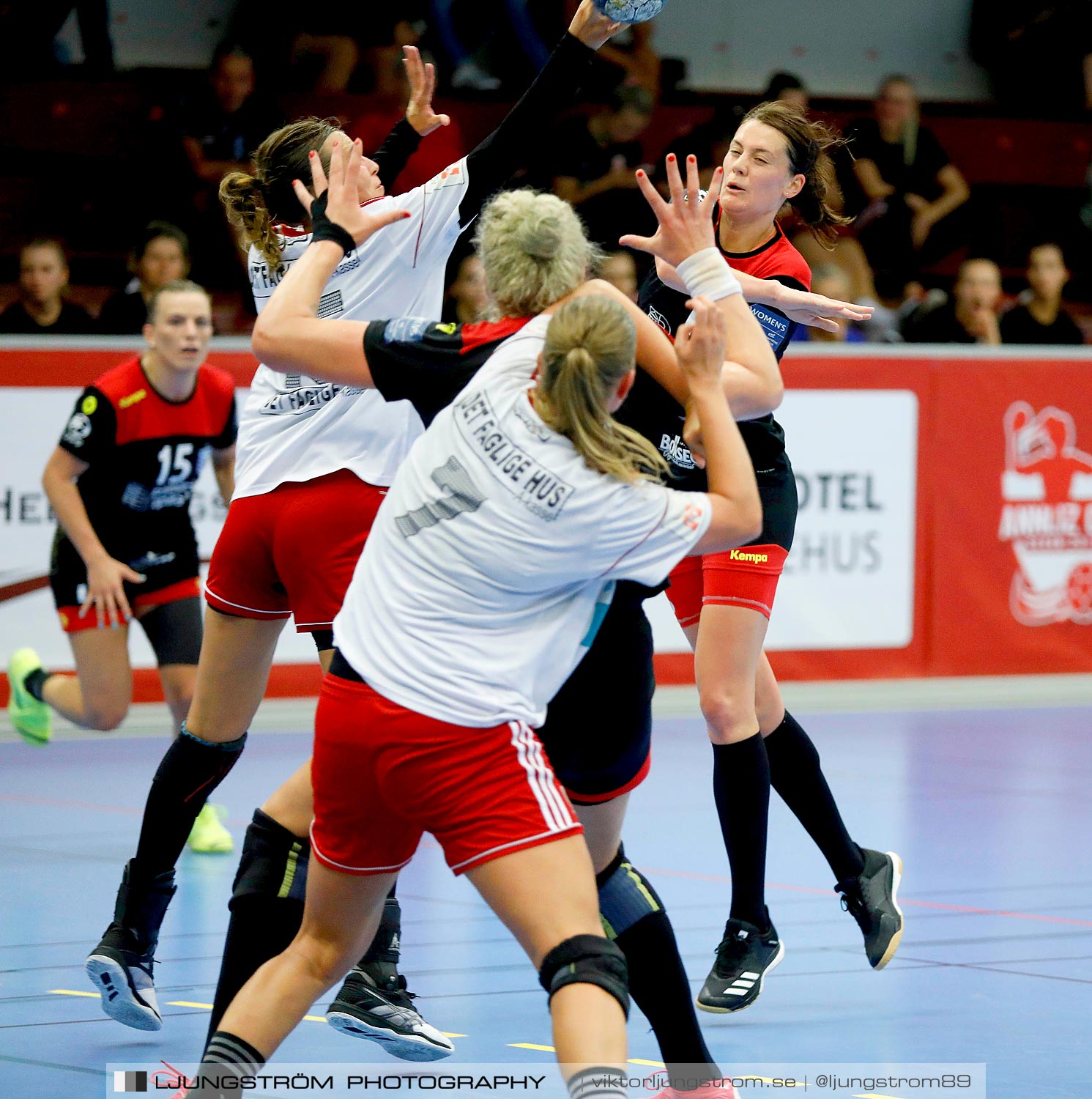 Annliz Cup CSM București-Ajax København 20-19,dam,Skövde Idrottshall,Skövde,Sverige,Handboll,,2019,221148