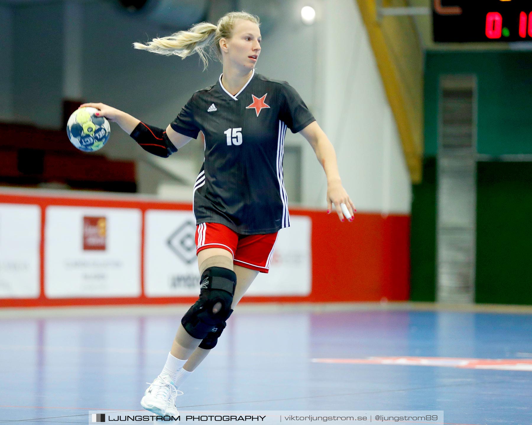 Annliz Cup DHC Slavia Praha-Kungälvs HK 21-26,dam,Skövde Idrottshall,Skövde,Sverige,Handboll,,2019,221349