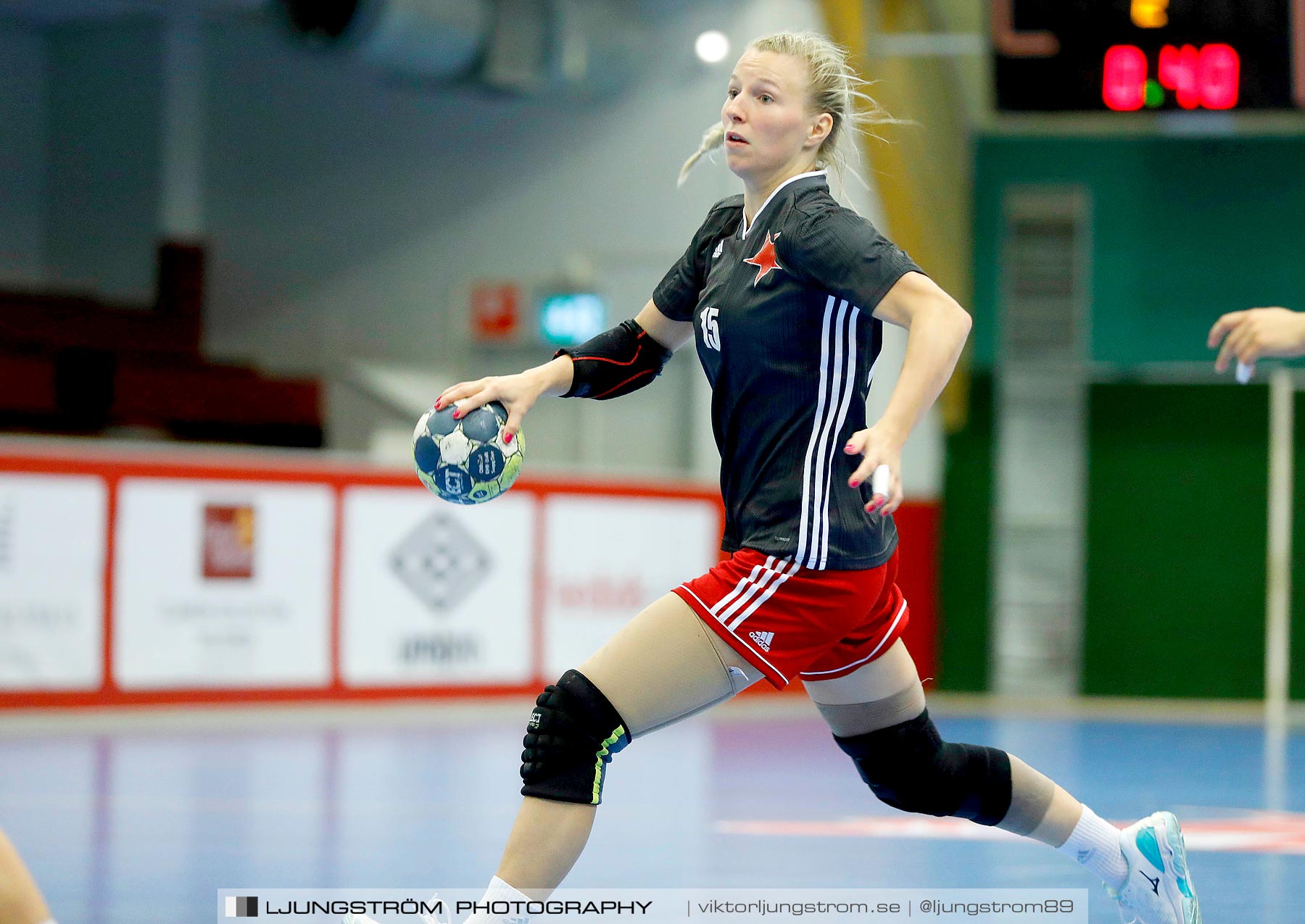 Annliz Cup DHC Slavia Praha-Kungälvs HK 21-26,dam,Skövde Idrottshall,Skövde,Sverige,Handboll,,2019,221354