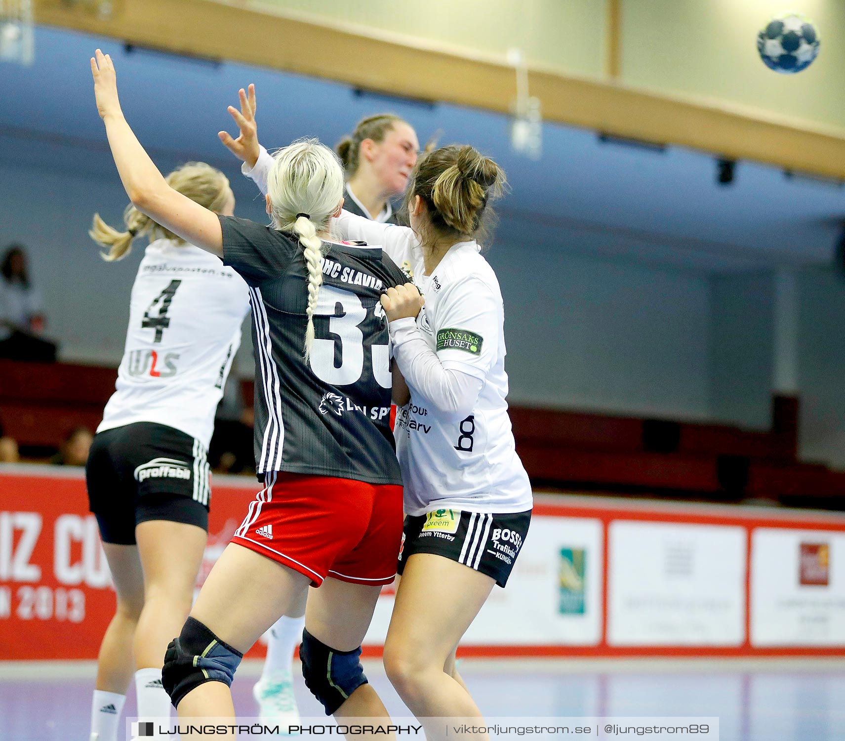 Annliz Cup DHC Slavia Praha-Kungälvs HK 21-26,dam,Skövde Idrottshall,Skövde,Sverige,Handboll,,2019,221356