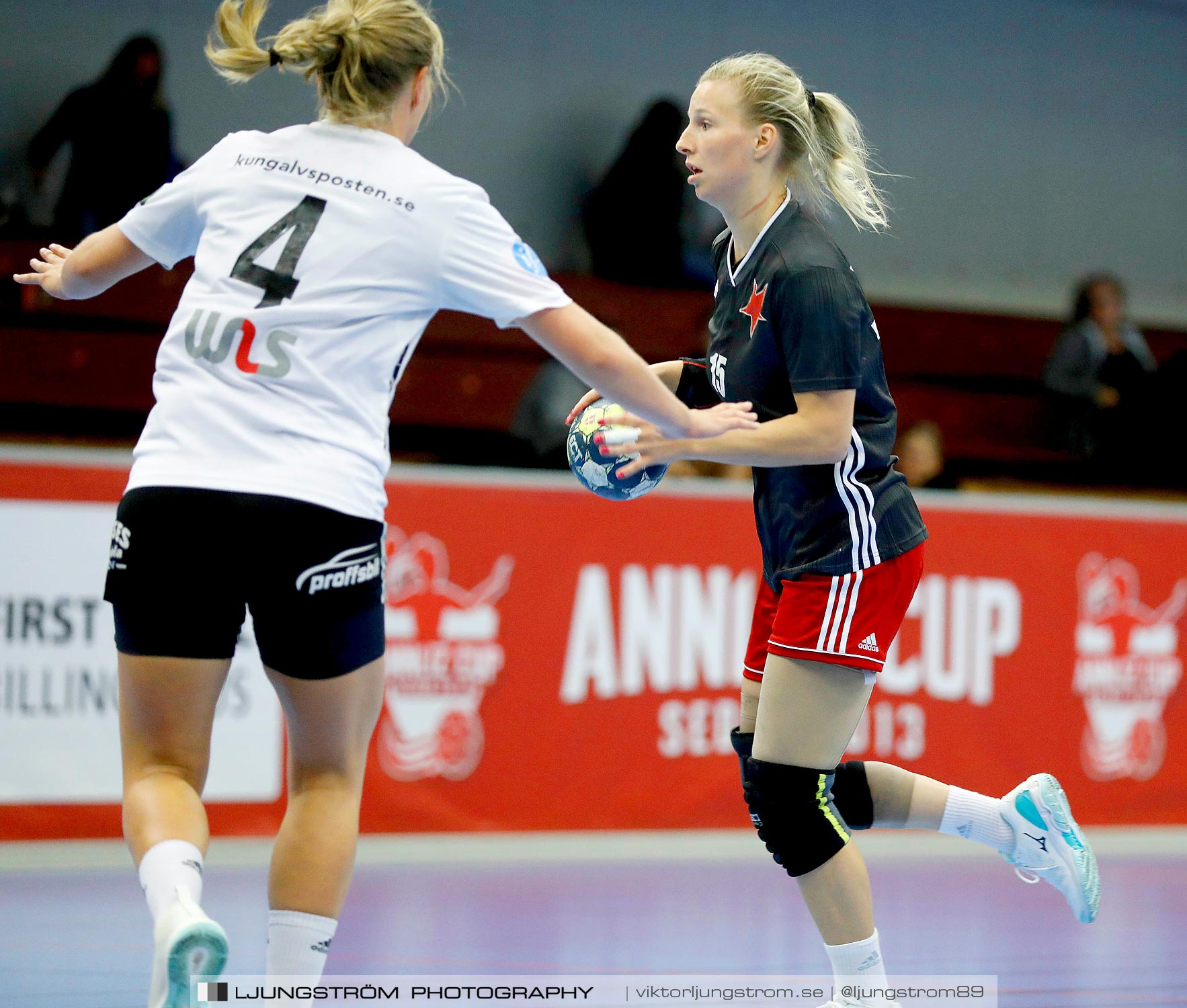 Annliz Cup DHC Slavia Praha-Kungälvs HK 21-26,dam,Skövde Idrottshall,Skövde,Sverige,Handboll,,2019,221363