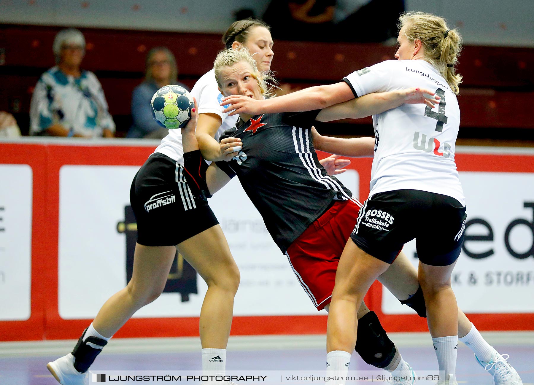 Annliz Cup DHC Slavia Praha-Kungälvs HK 21-26,dam,Skövde Idrottshall,Skövde,Sverige,Handboll,,2019,221381