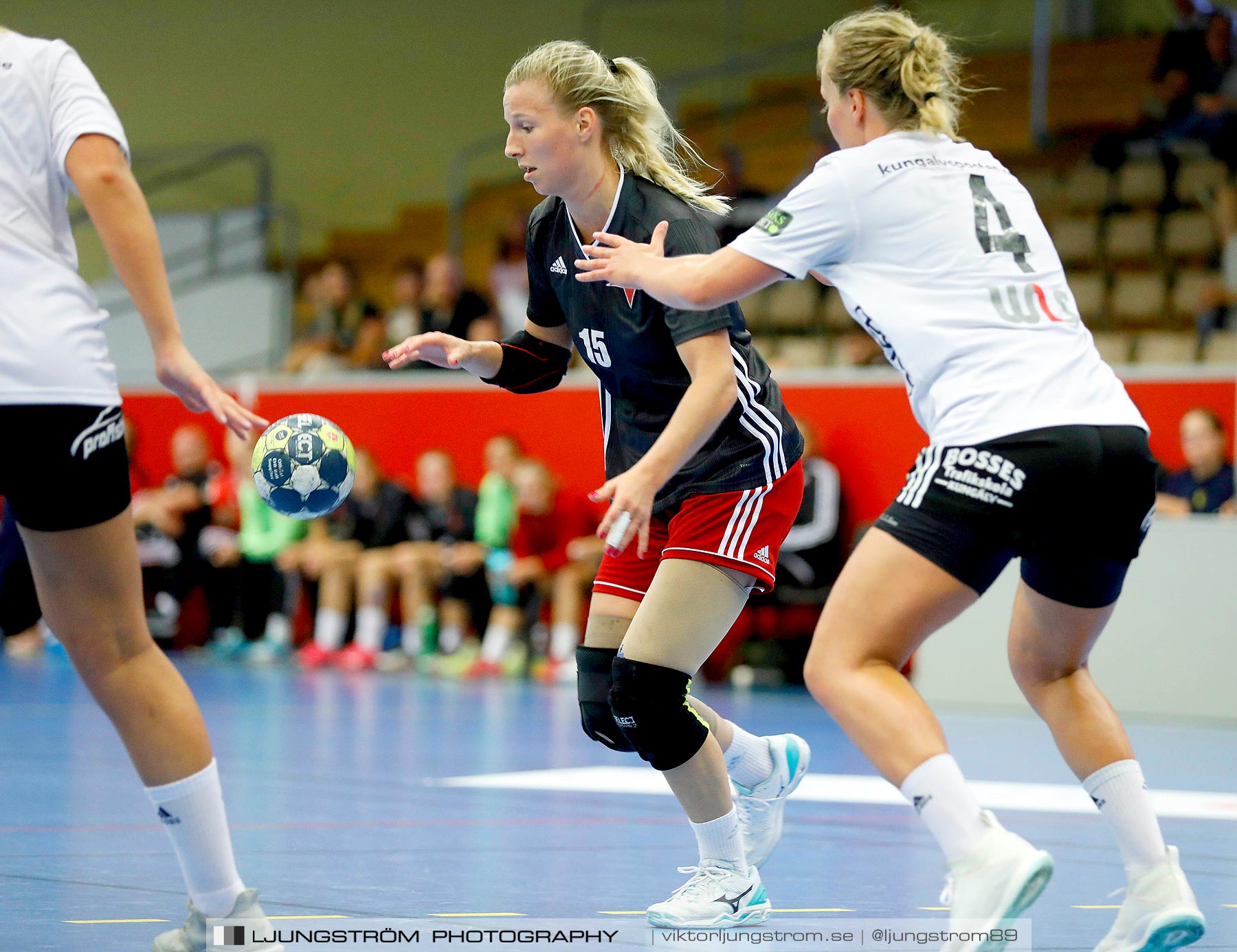 Annliz Cup DHC Slavia Praha-Kungälvs HK 21-26,dam,Skövde Idrottshall,Skövde,Sverige,Handboll,,2019,221387