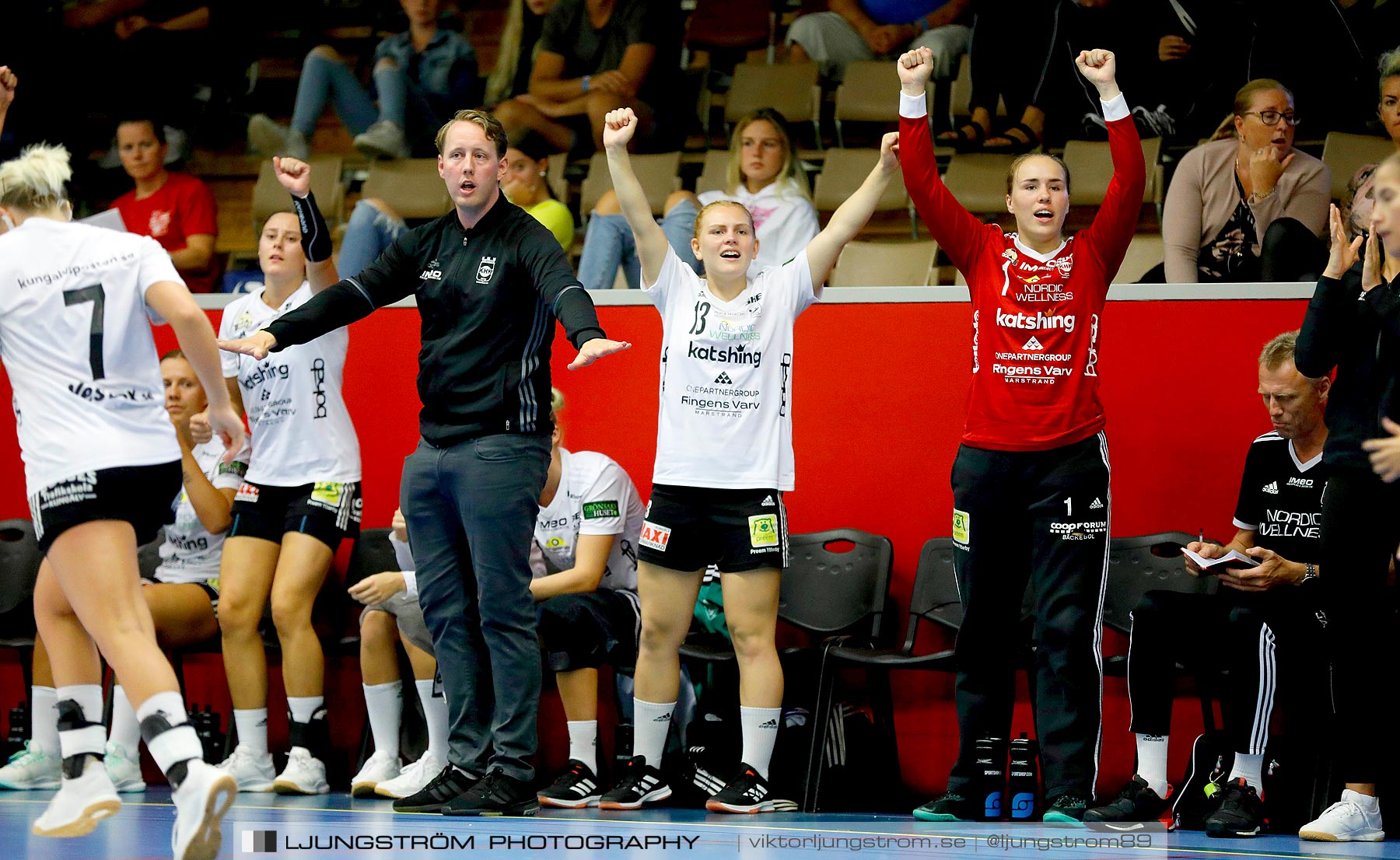 Annliz Cup DHC Slavia Praha-Kungälvs HK 21-26,dam,Skövde Idrottshall,Skövde,Sverige,Handboll,,2019,221395