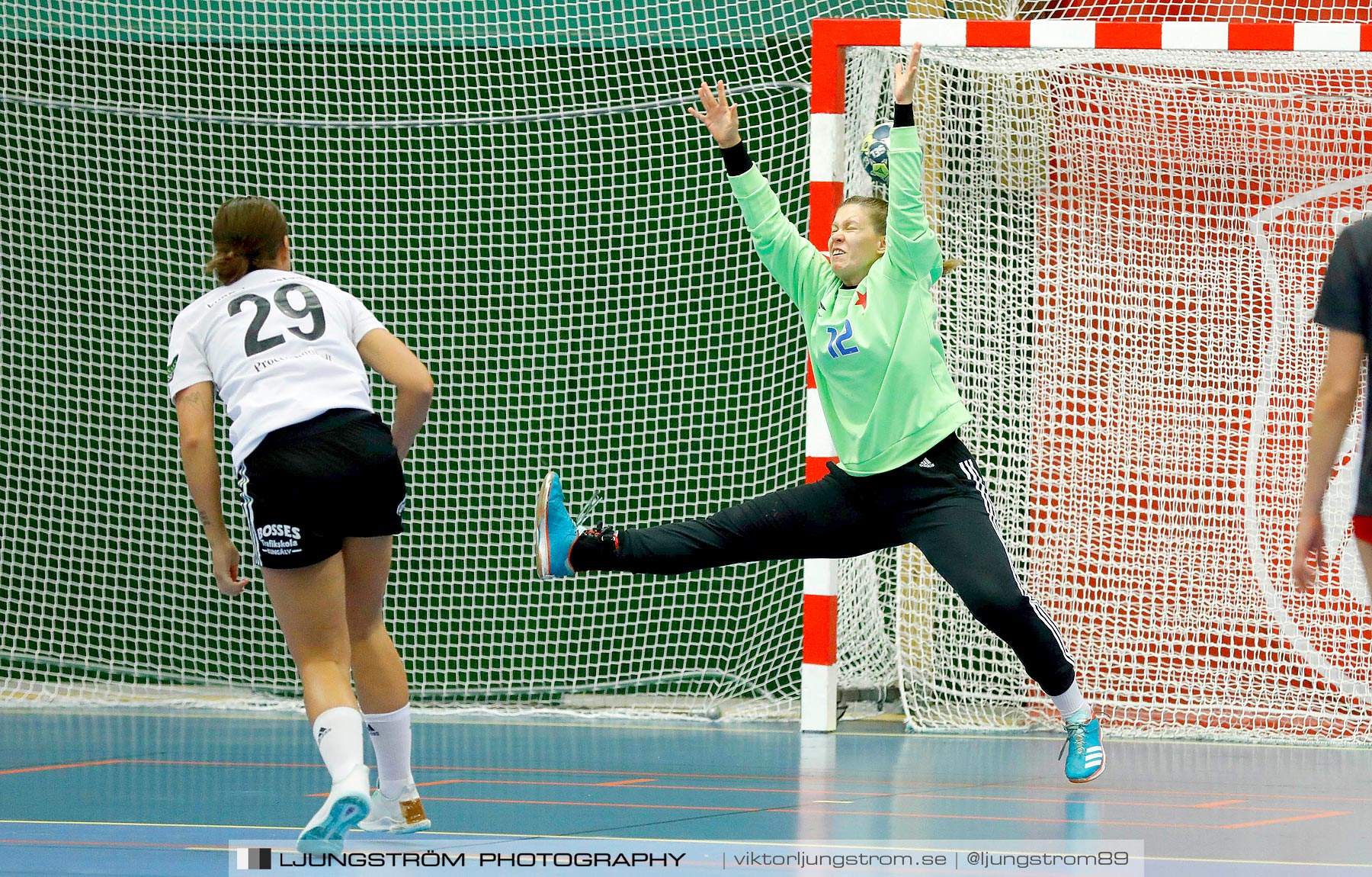 Annliz Cup DHC Slavia Praha-Kungälvs HK 21-26,dam,Skövde Idrottshall,Skövde,Sverige,Handboll,,2019,221412